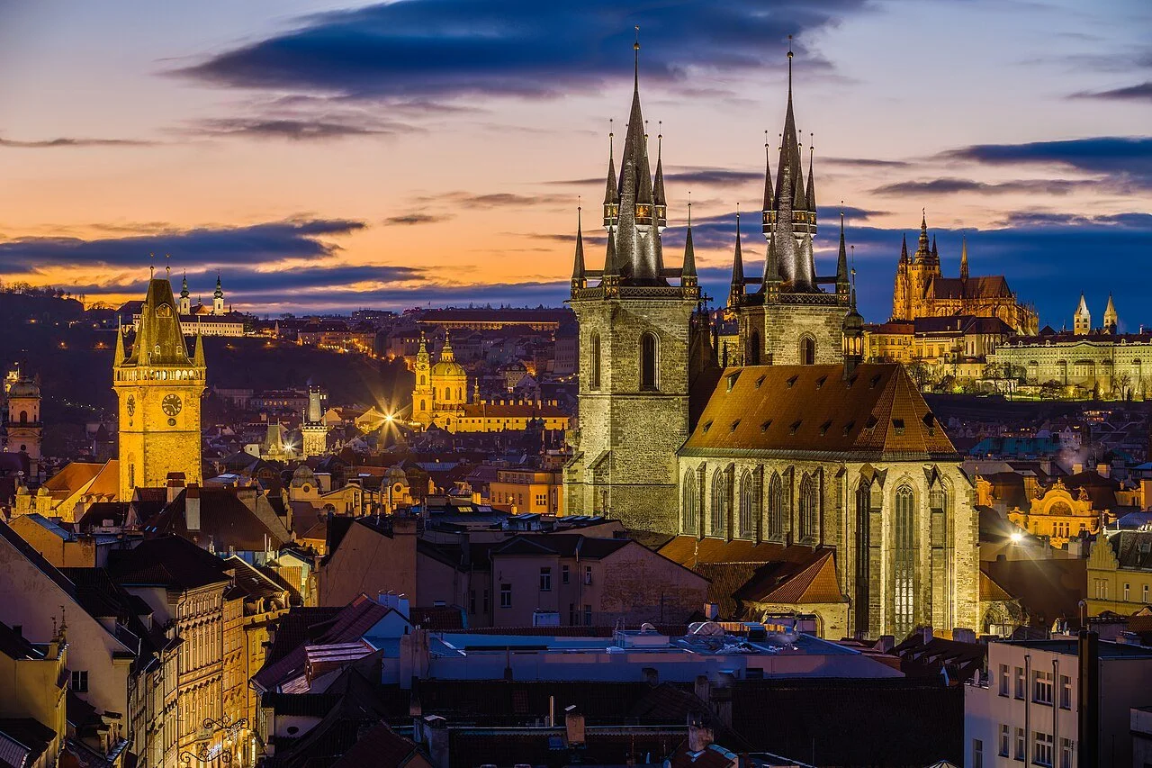 Prague_from_Powder_Tower_01.jpg