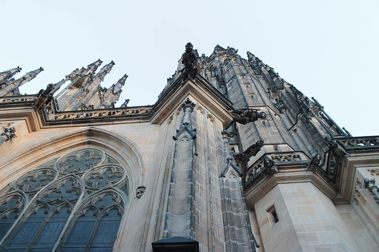 Exterior_of_St._Vitus_Cathedral_09.jpg