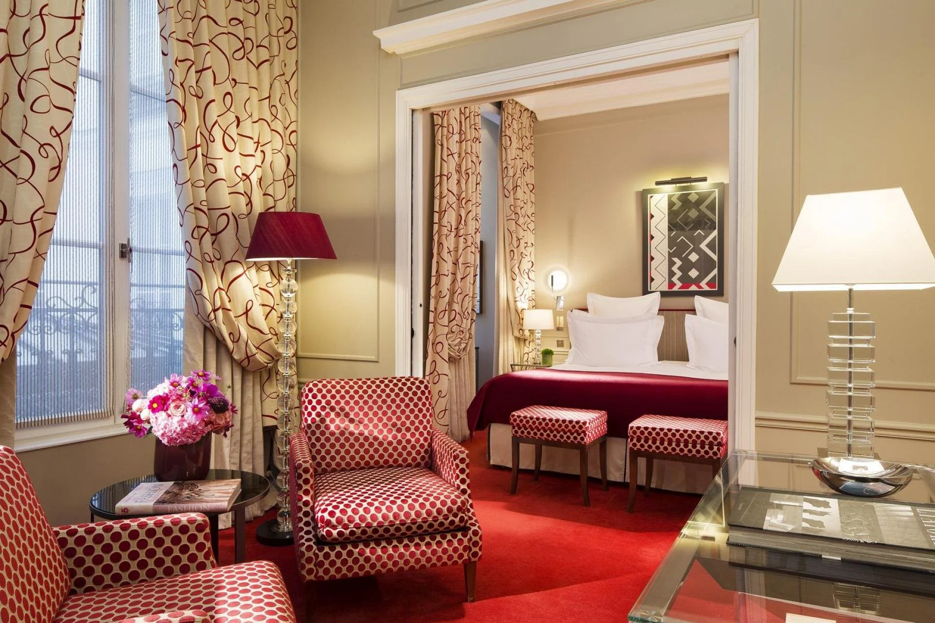 le-burgundy-paris-junior-suite-92599-1920-1080-auto.jpeg