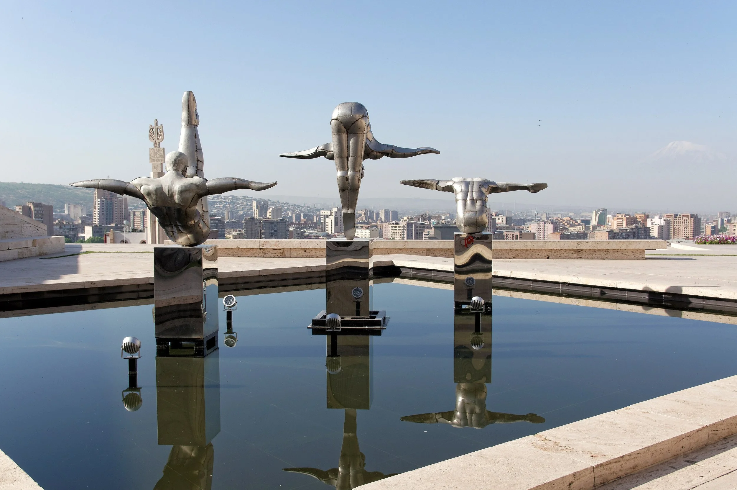 Yerevan,_Divers,_Statue,_Cascade_of_Yerevan,_Armenia.jpg