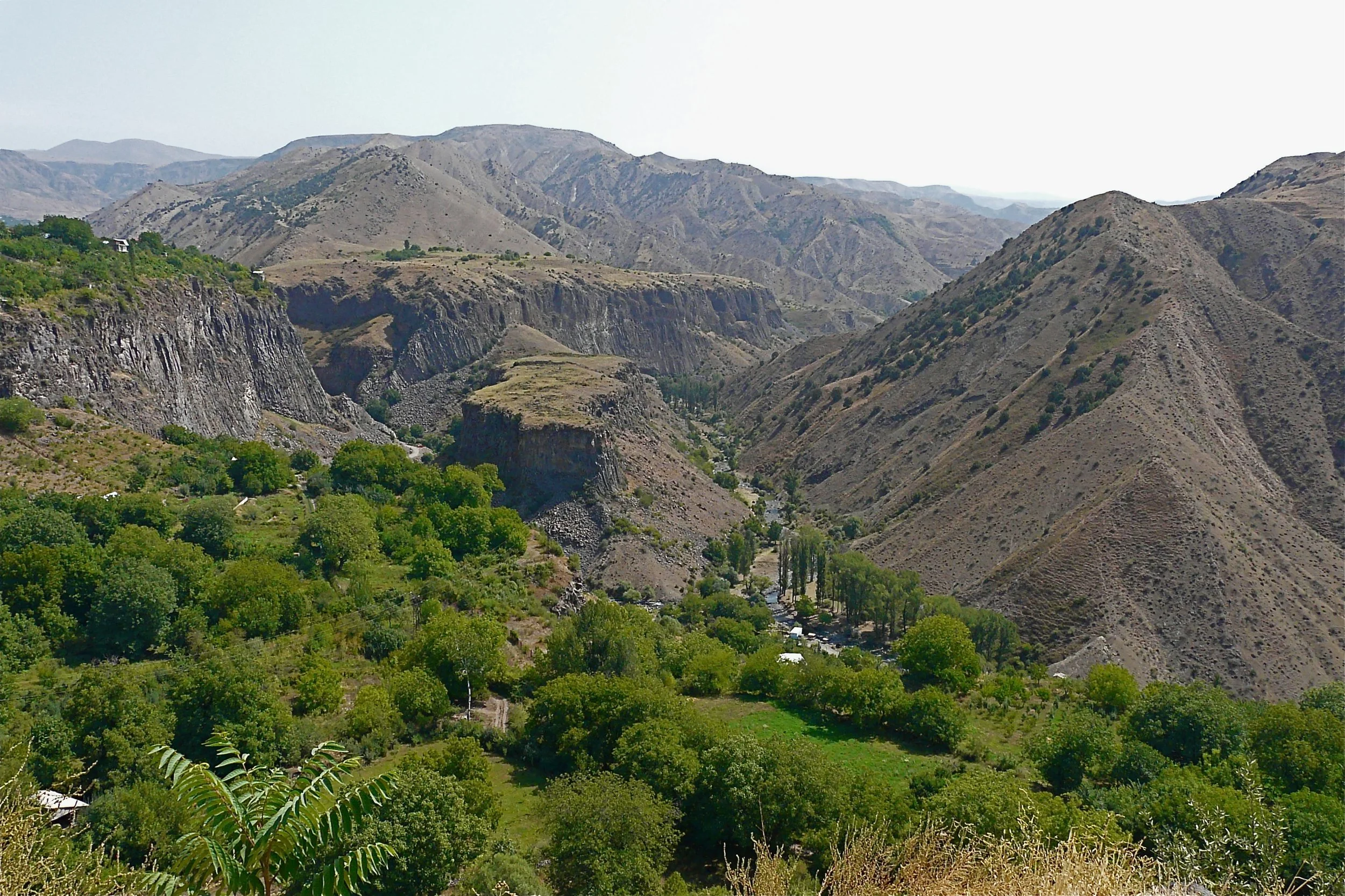 Garni_Gorge,_Armenia.jpg