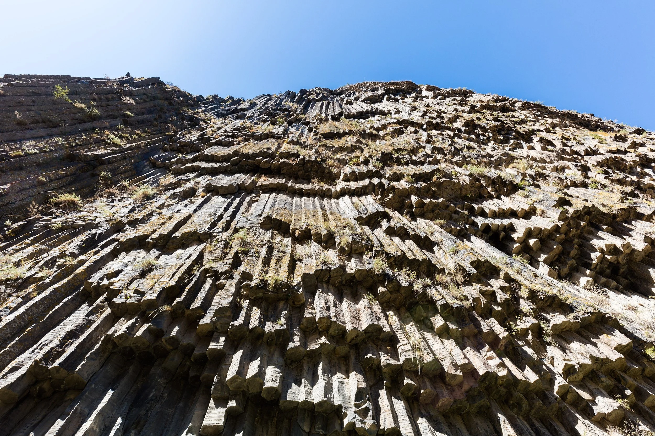 Sinfonía_de_las_Piedras,_valle_de_Garni,_Armenia,_2016-10-02,_DD_33.jpg