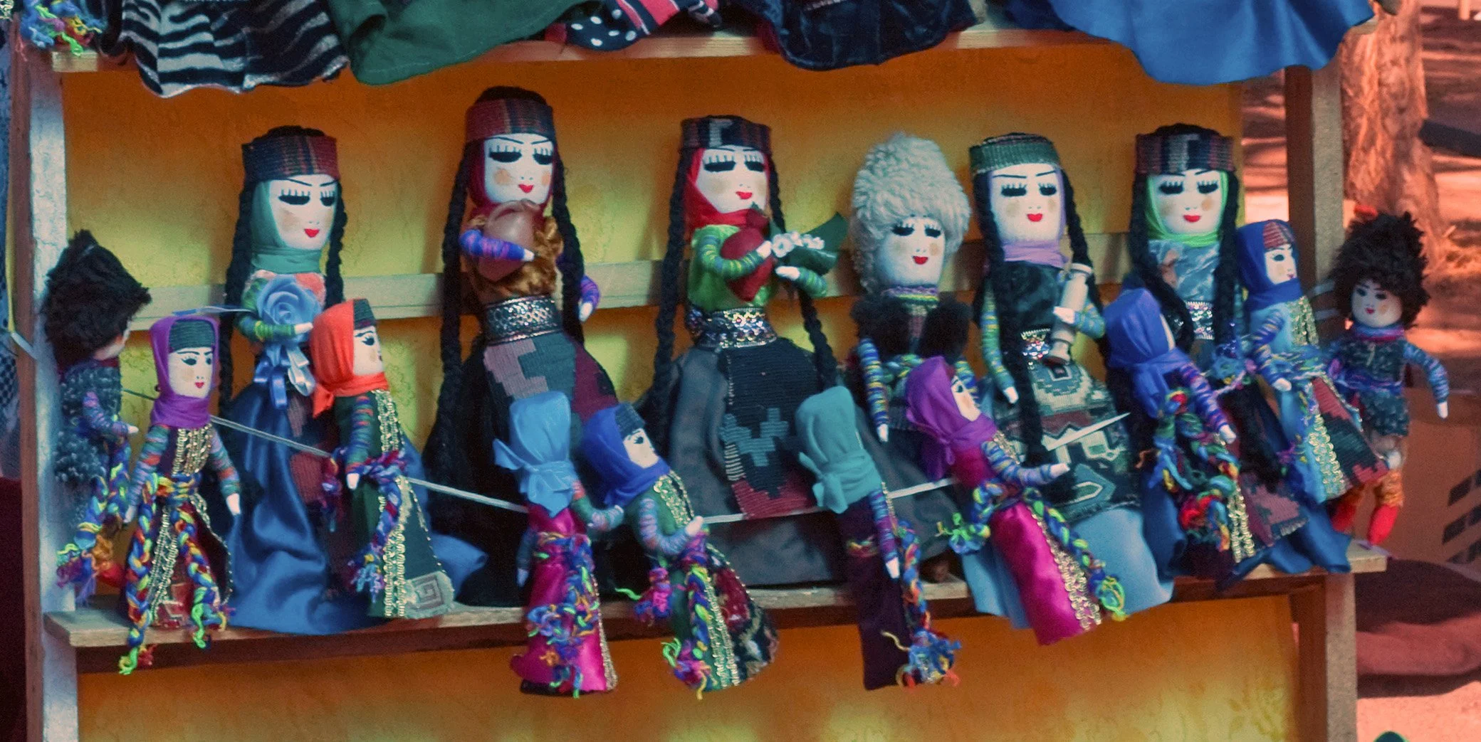 Dolls,_Vernissage,_Yerevan_(5048978554).jpg