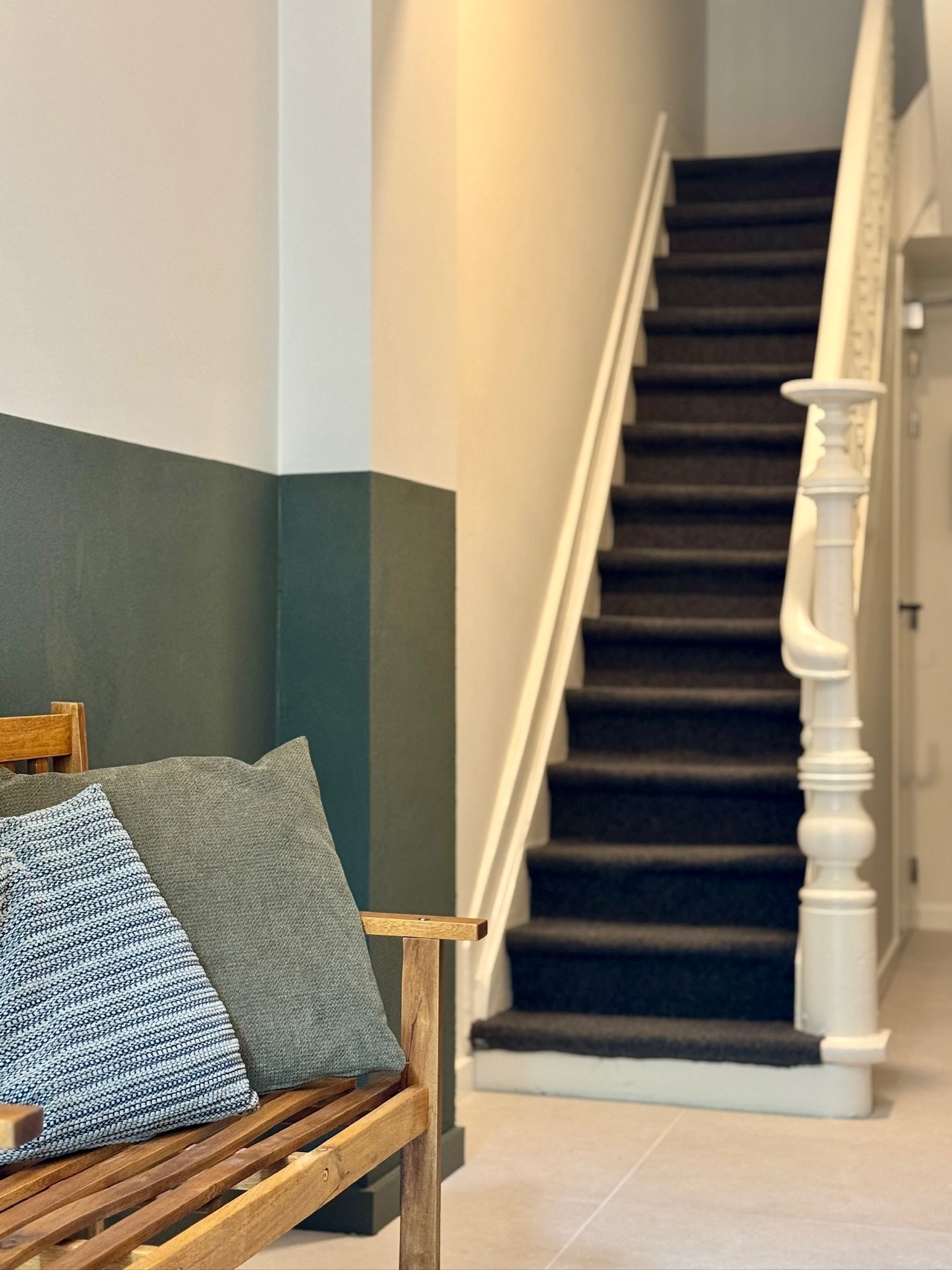 21 Inkomhal - detail trap.jpeg