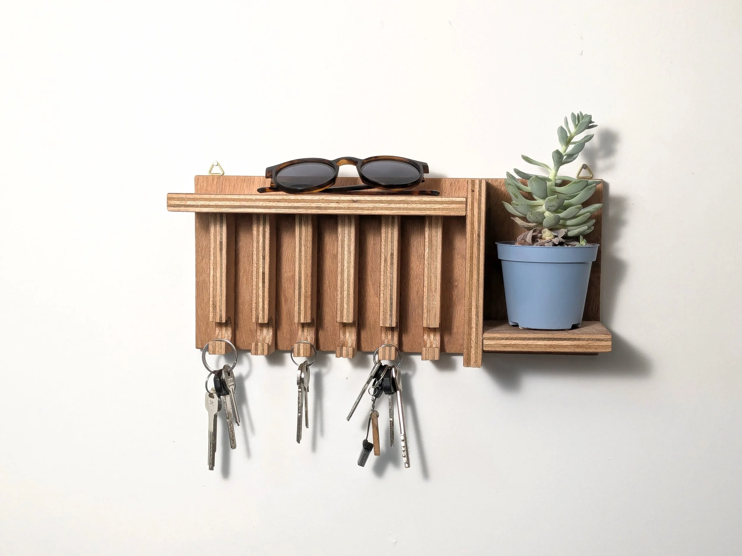 Plywood keyholder with shelf