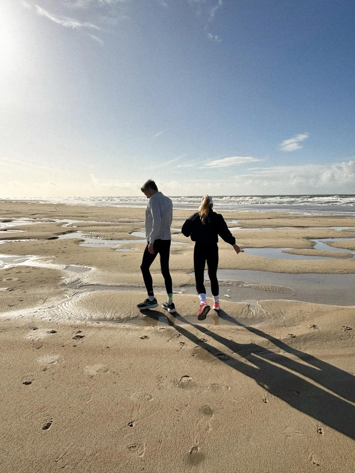 Family time. 💕

Hele dagen buiten zijn. Gesprekken voeren. Dromen. Zon op je gezicht en wind door je haal. Even helemaal nergens anders hoeven zijn, dan met mijn familie.