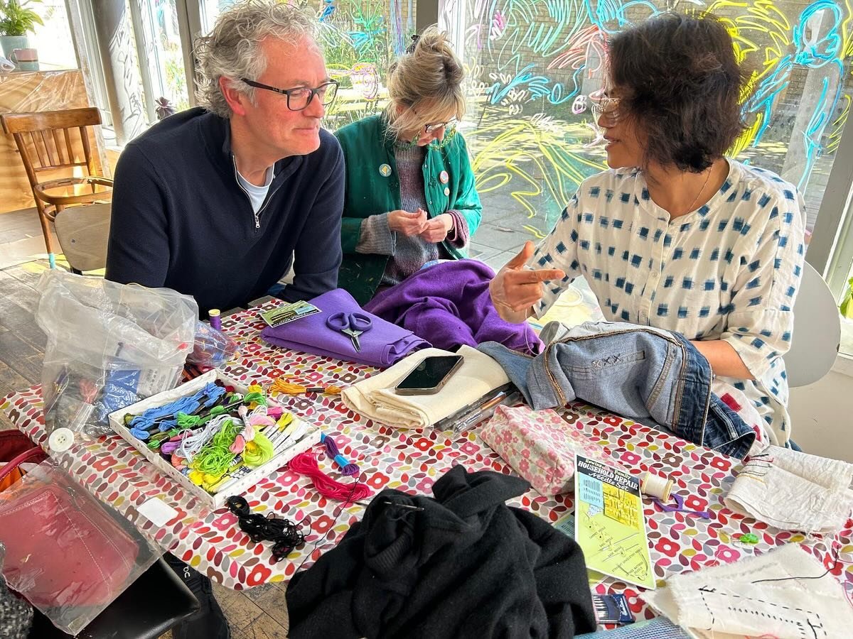 Excellent start to Kindreds mending circle started by the sew wonderful Janene @ooobop ! 
Here&rsquo;s to stitching our community together! #sewingcircle #kindredcommunity #kindredstudiosartists🌞 #mendingcircle