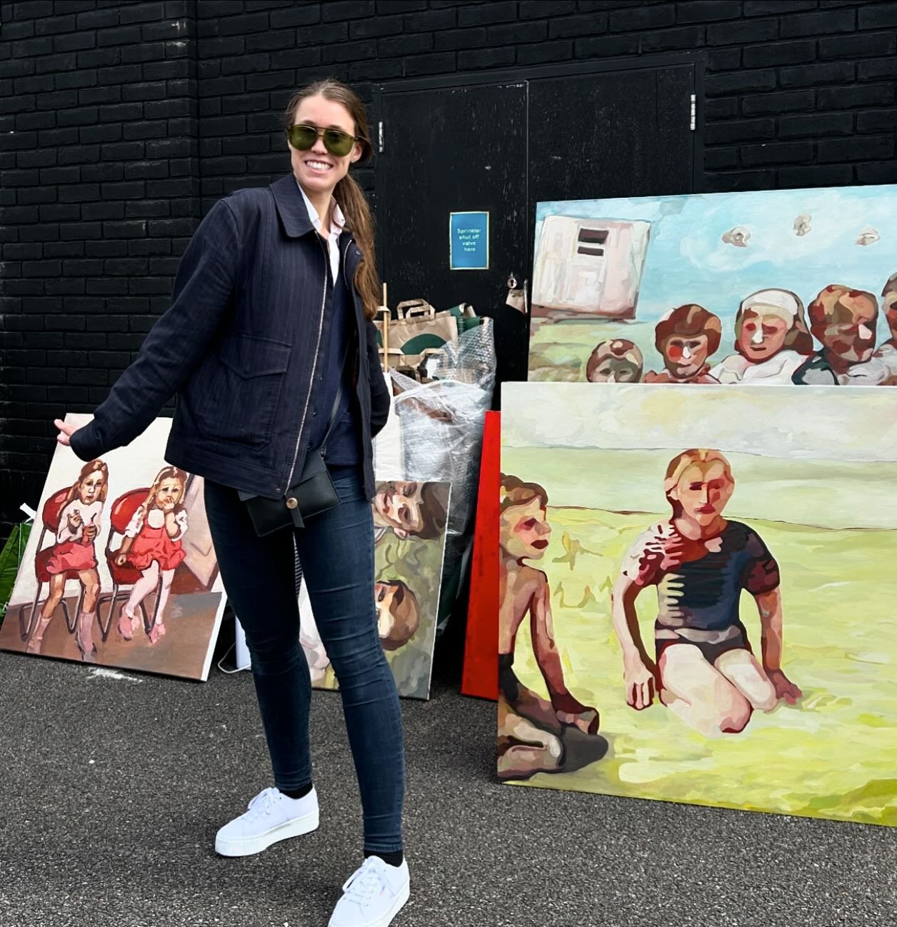 Welcome to Kindred @ewlart ! I caught Emma off guard as she was moving in but it was so good to see her work out! 
You can meet Emma at Kindred for the first time at #openstudios on June 8th - remember it&rsquo;s only one day and we cannot stress eno