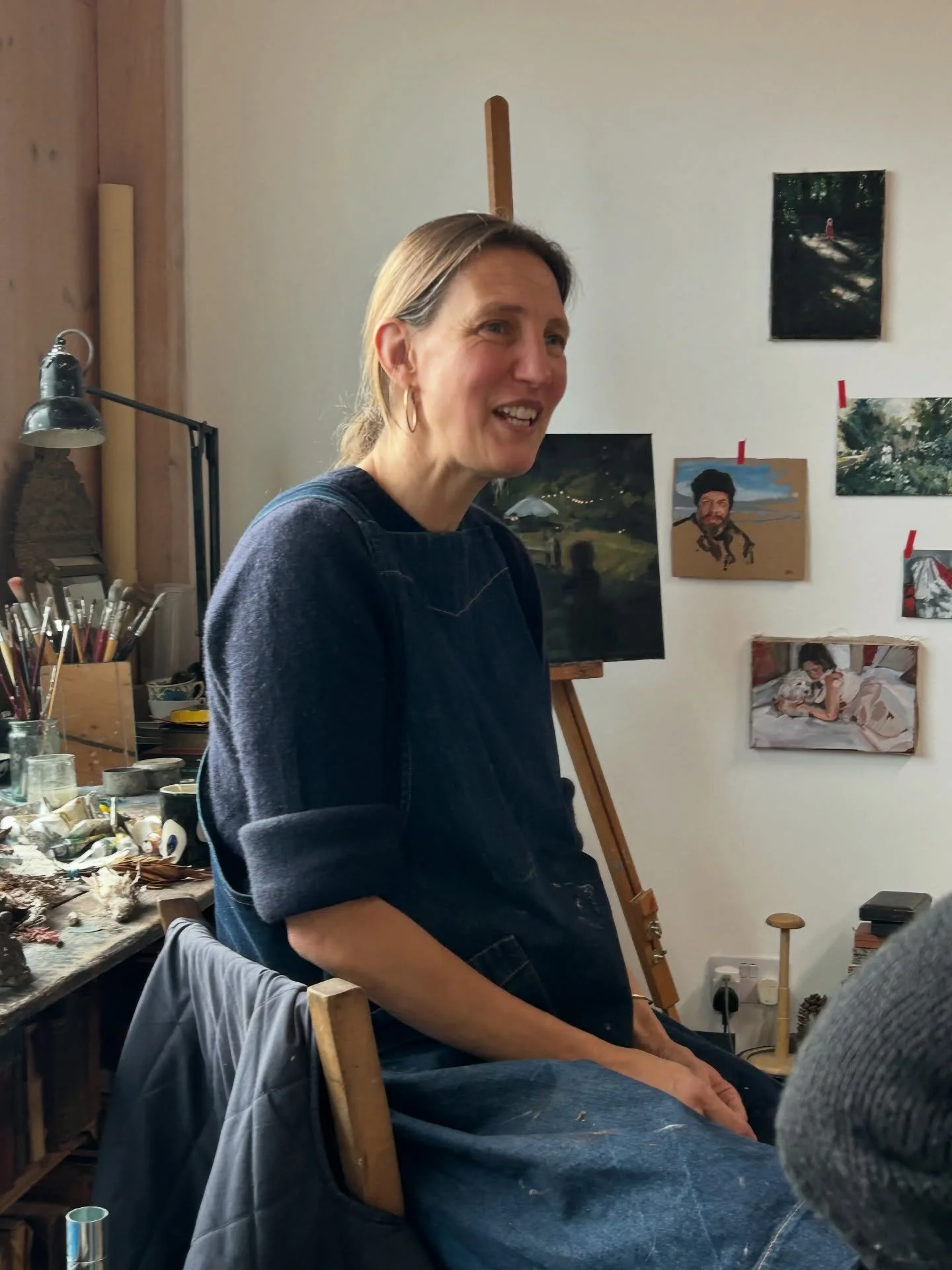 Yesterday the Kins visited Julika de Fouw in studio 2.04 &ndash; a cosy, fascinating space full of curiosities, stories, and beautiful nostalgic treasures. 

She&rsquo;s endlessly inspired by old things: weathered papers, books, music sheets, maps, a