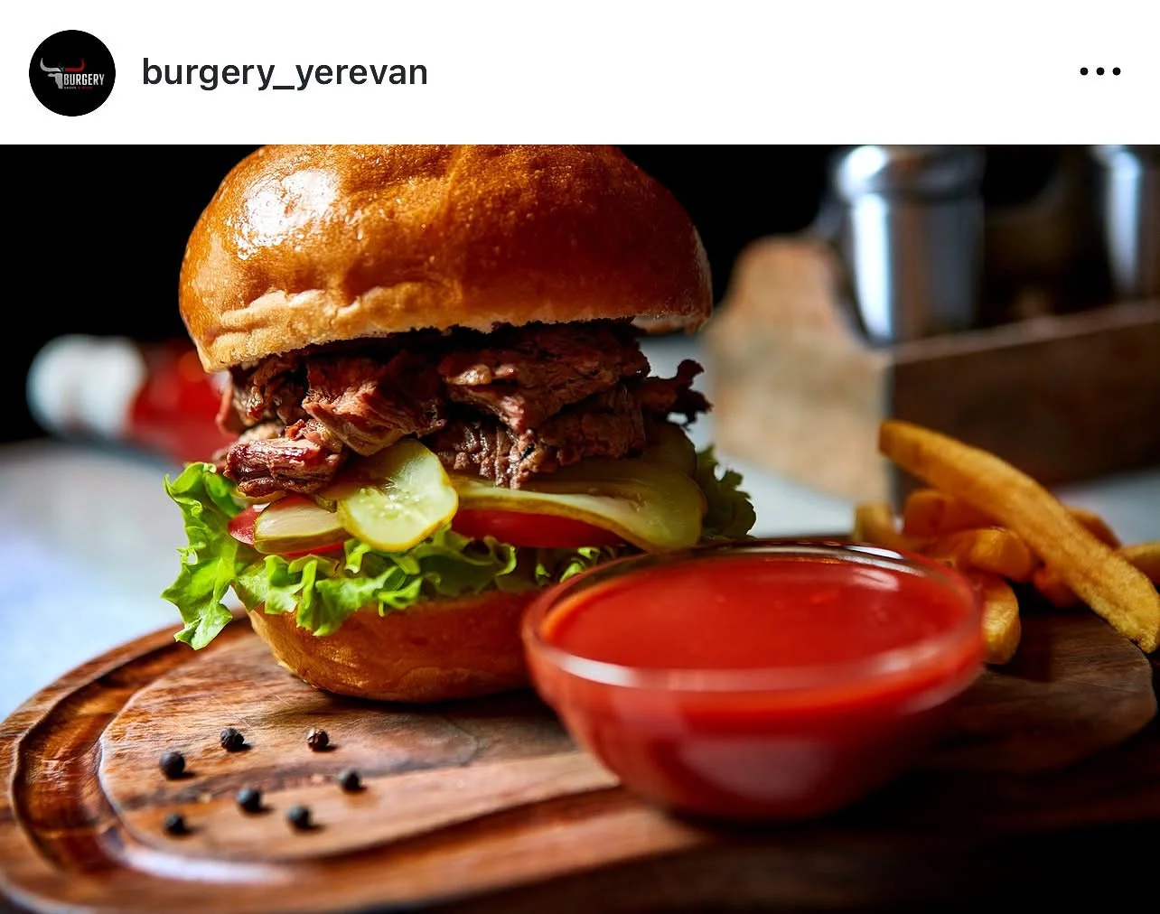Burgery restaurant 76.jpg