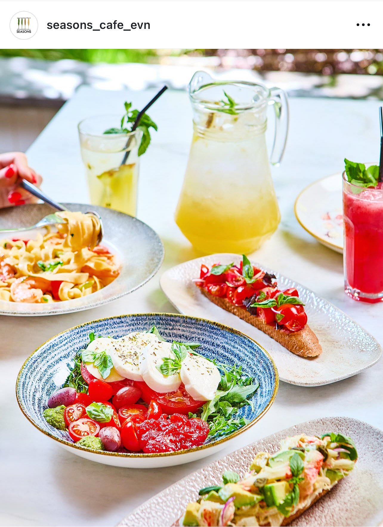 Seasons Cafe & restaurant  03.jpg