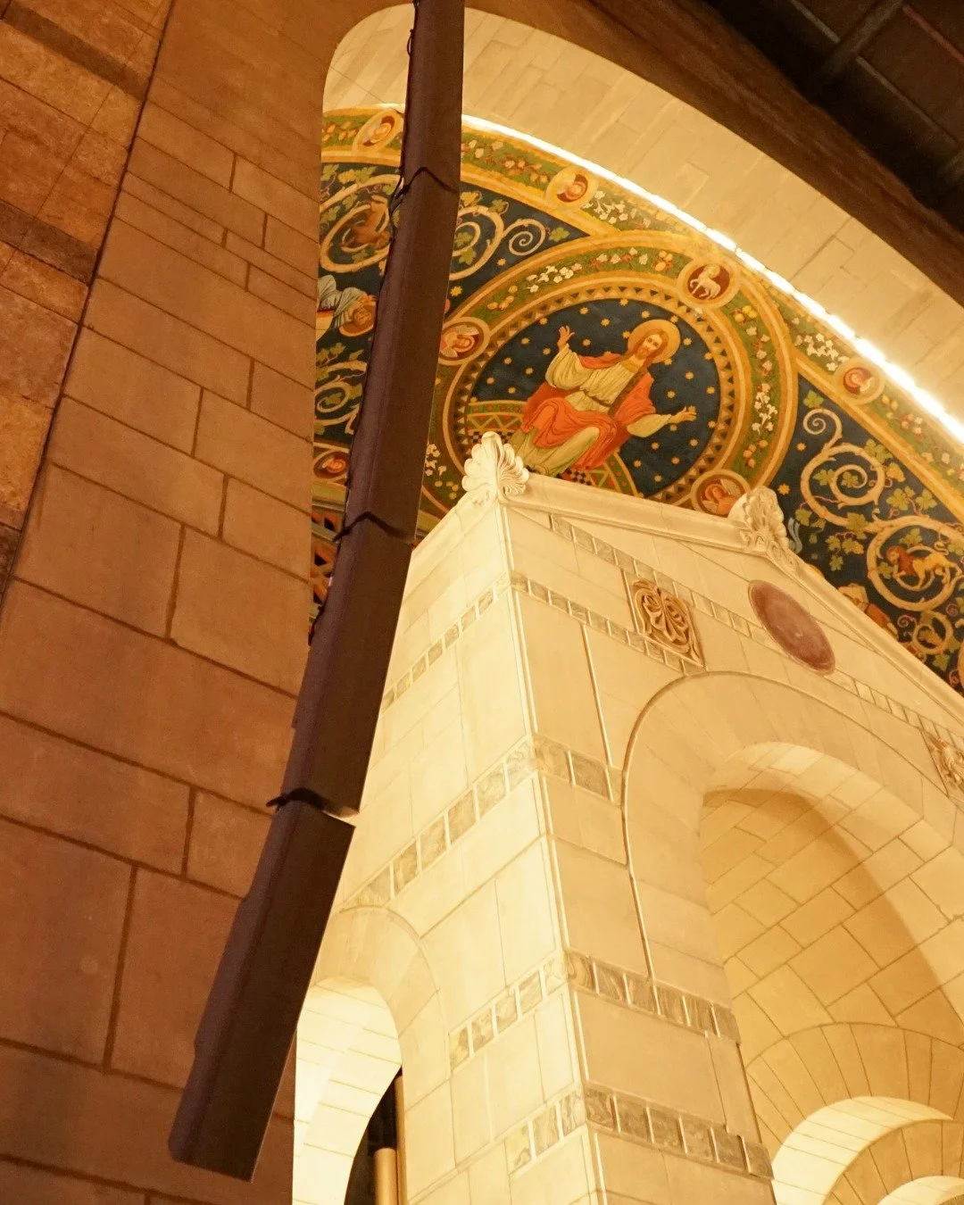 Historic venue. Modern sound. 

🎵 @fountainstreetchurch in Grand Rapids has been hosting world-class performances since 1924, and now its audio system finally matches that legacy. Swipe to see how a sleek, permanent AV installation transformed this 