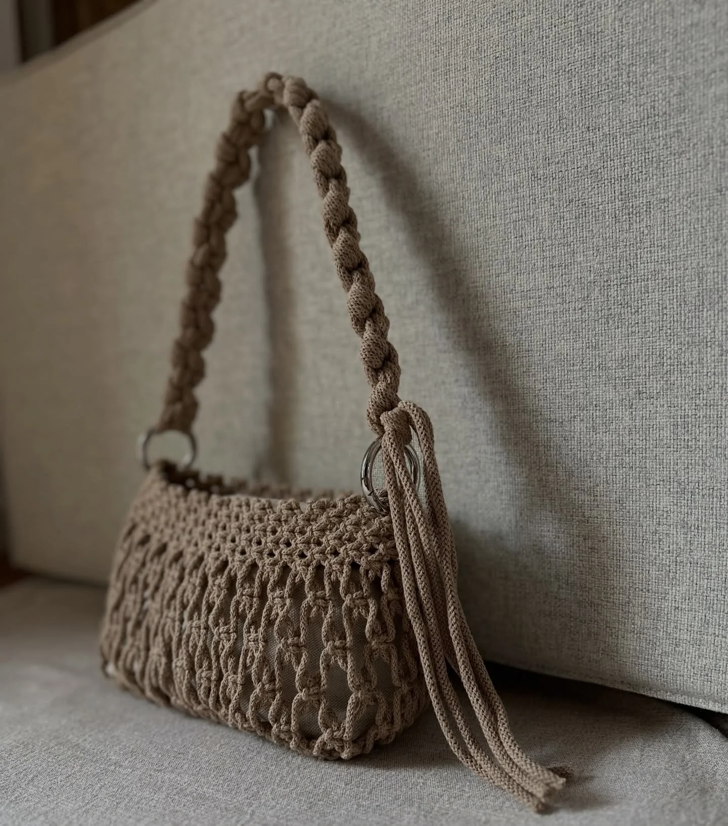 Marbella &egrave; di nuovo disponibile ✨

La borsa Marbella prende ispirazione dall&rsquo;atmosfera luminosa e sofisticata della citt&agrave; da cui prende il nome. Un luogo dove il mare incontra l&rsquo;eleganza, fatto di luce calda, passeggiate len