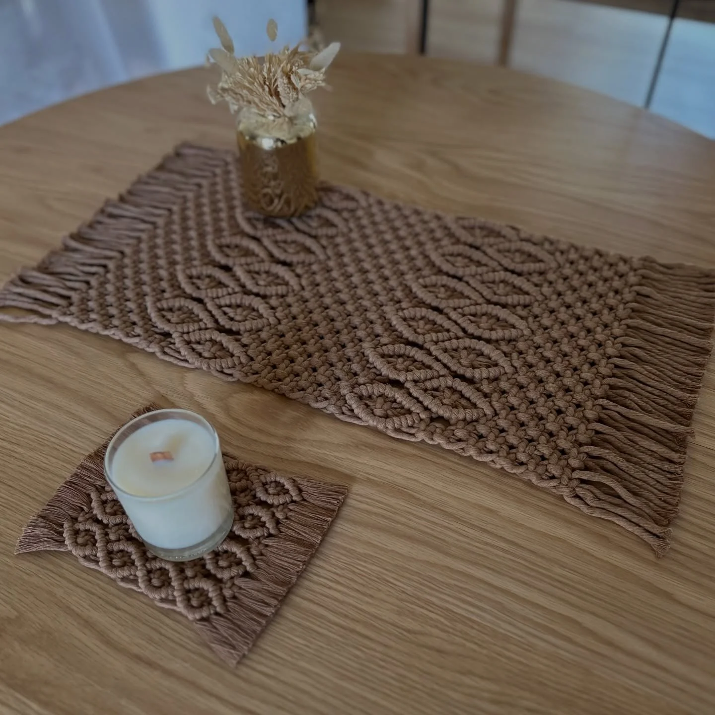 Grazie a Katia per questo ordine ✨
mi ha inviato le foto di casa sua, un tavolo bellissimo in marmo grigio che voleva valorizzare con un runner dai toni caldi 
e un mini runner abbinato per il mobile poco distante nello stesso ambiente 
Abbiamo studi