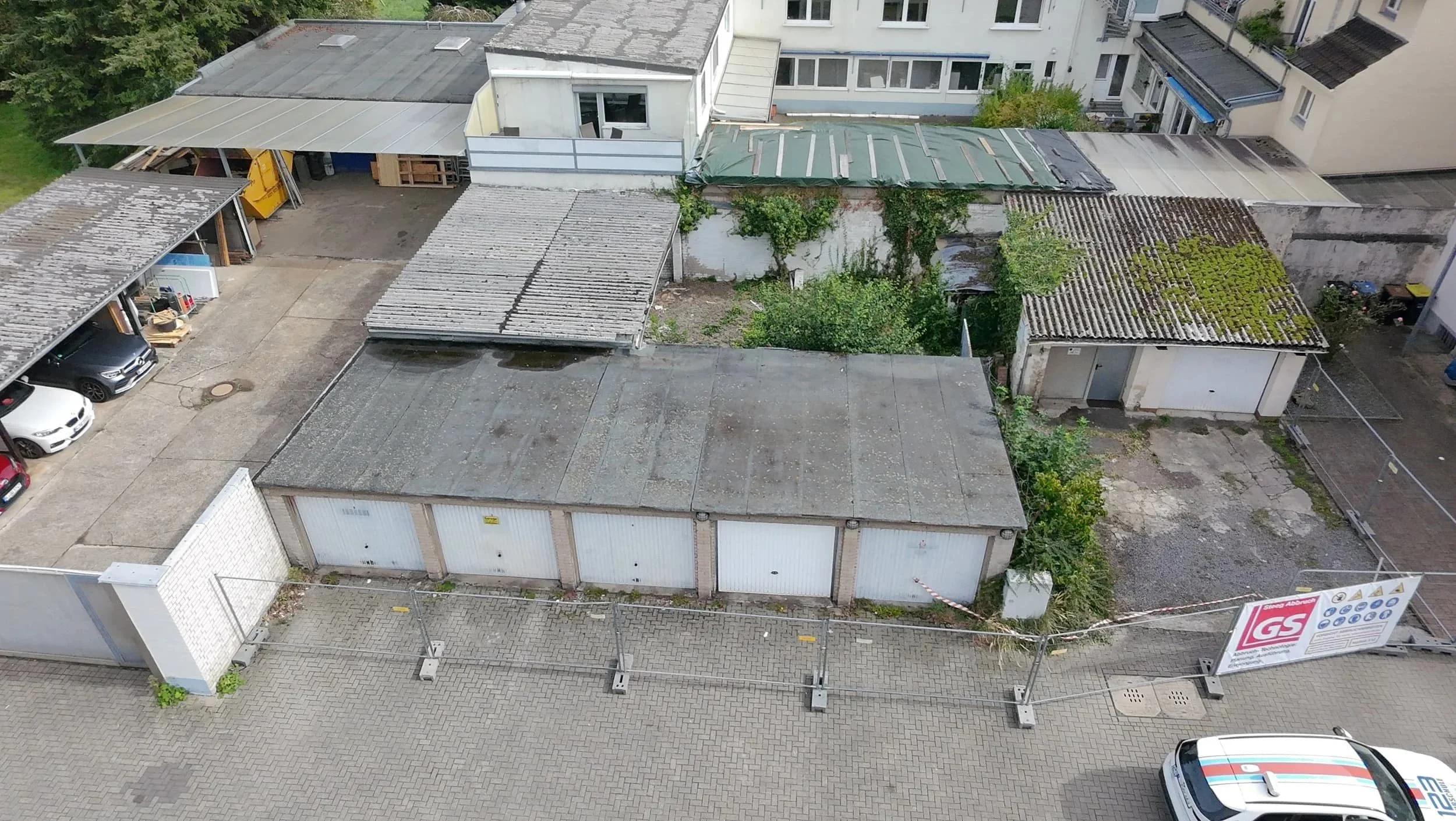 Garagenabbruch in Köln-Holweide