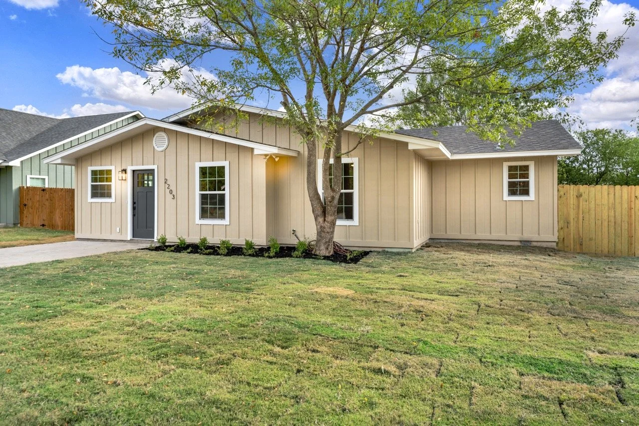 2203 AVE. V, Hondo, TX