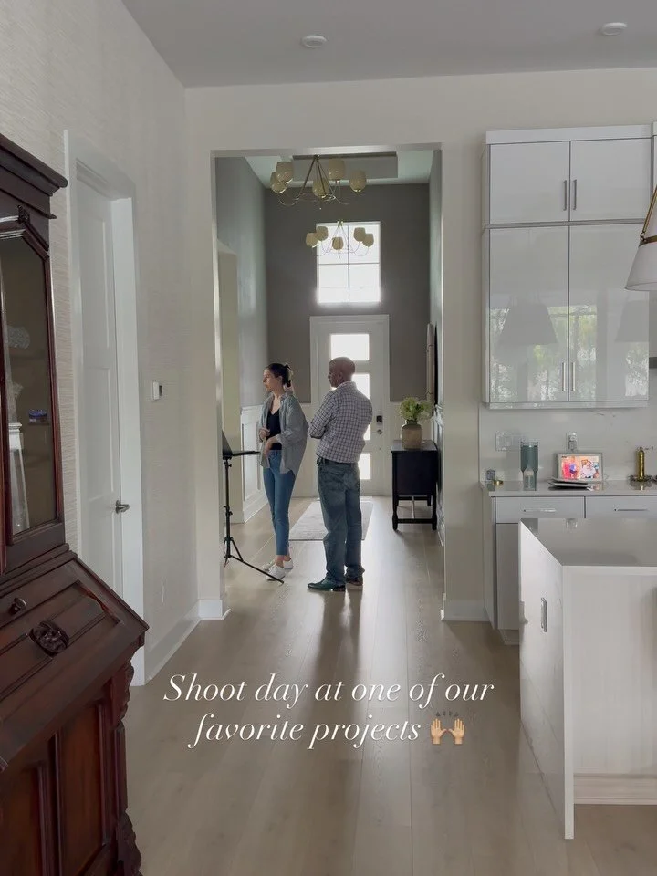 Shoot days are the best days 🙌🏼

@amandajamesphoto 

#BTS #InteriorDesign #ProjectReveal #PalmBeachGardens #JupiterLiving
