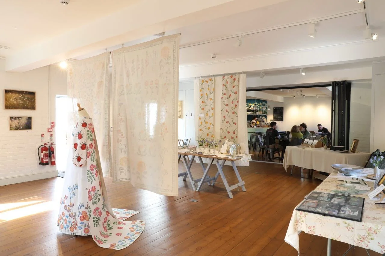 &lsquo;Serendipity&rsquo; A Field Day for Flowers 
An exhibition of floral joy with painter Juliet Harmer and fabric designer @lizziemableyfabrics. 
.
Showing this weekend at @threestoreysnailsworth open from 10 till 3pm. Come &amp; meet us all, deli