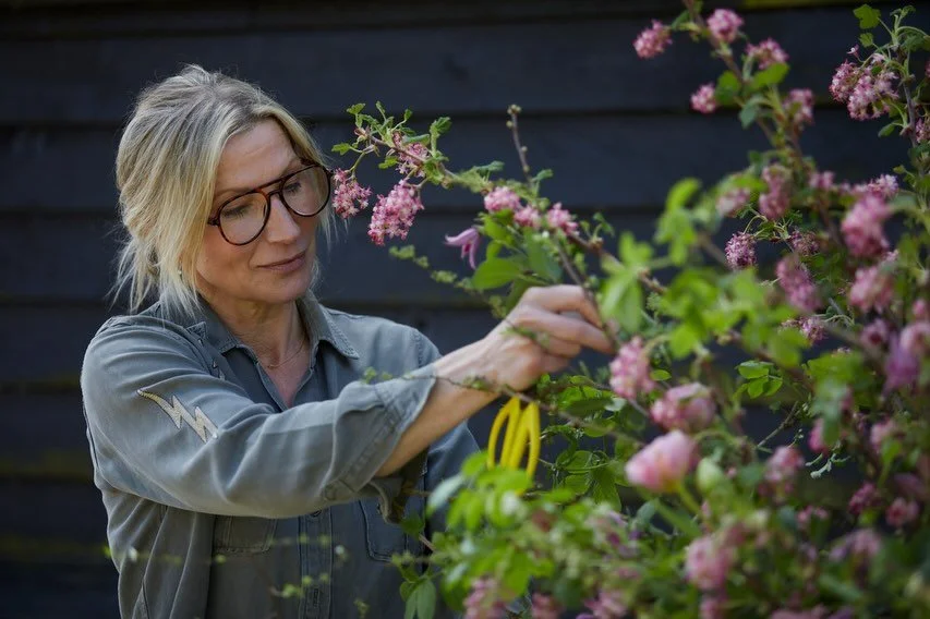 Excited to visit @flowers.by.hollygavin y at her studio today, she&rsquo;ll be guiding @matt_gwell and his fianc&eacute; Kate how to arrange &amp; style their own wedding flowers for their September wedding. If you fancy being shown how to create you