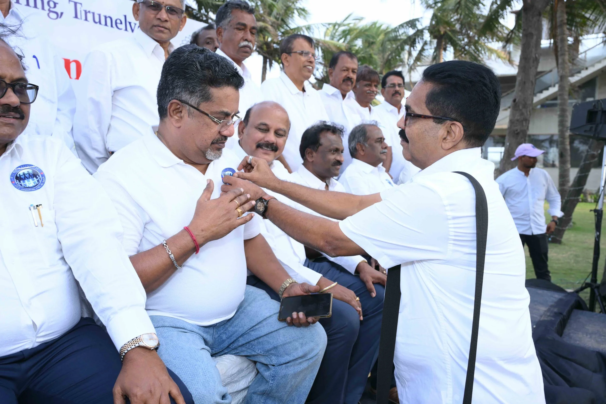 Manicks gets a heartwarming treatment from Sathya.