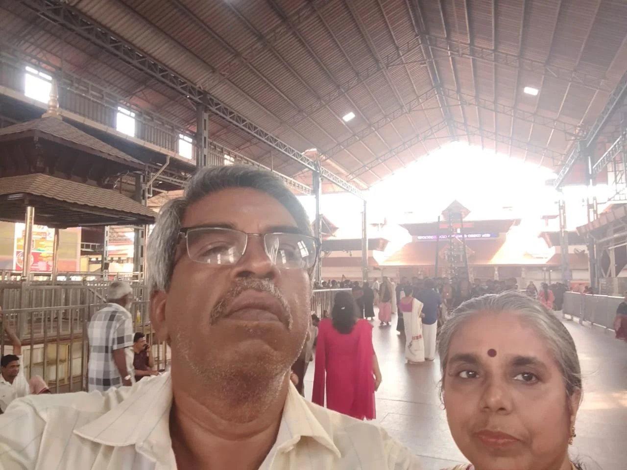 Sivasubramanian with his dear wife Angai in Guruvayur on Dec/18/2025.