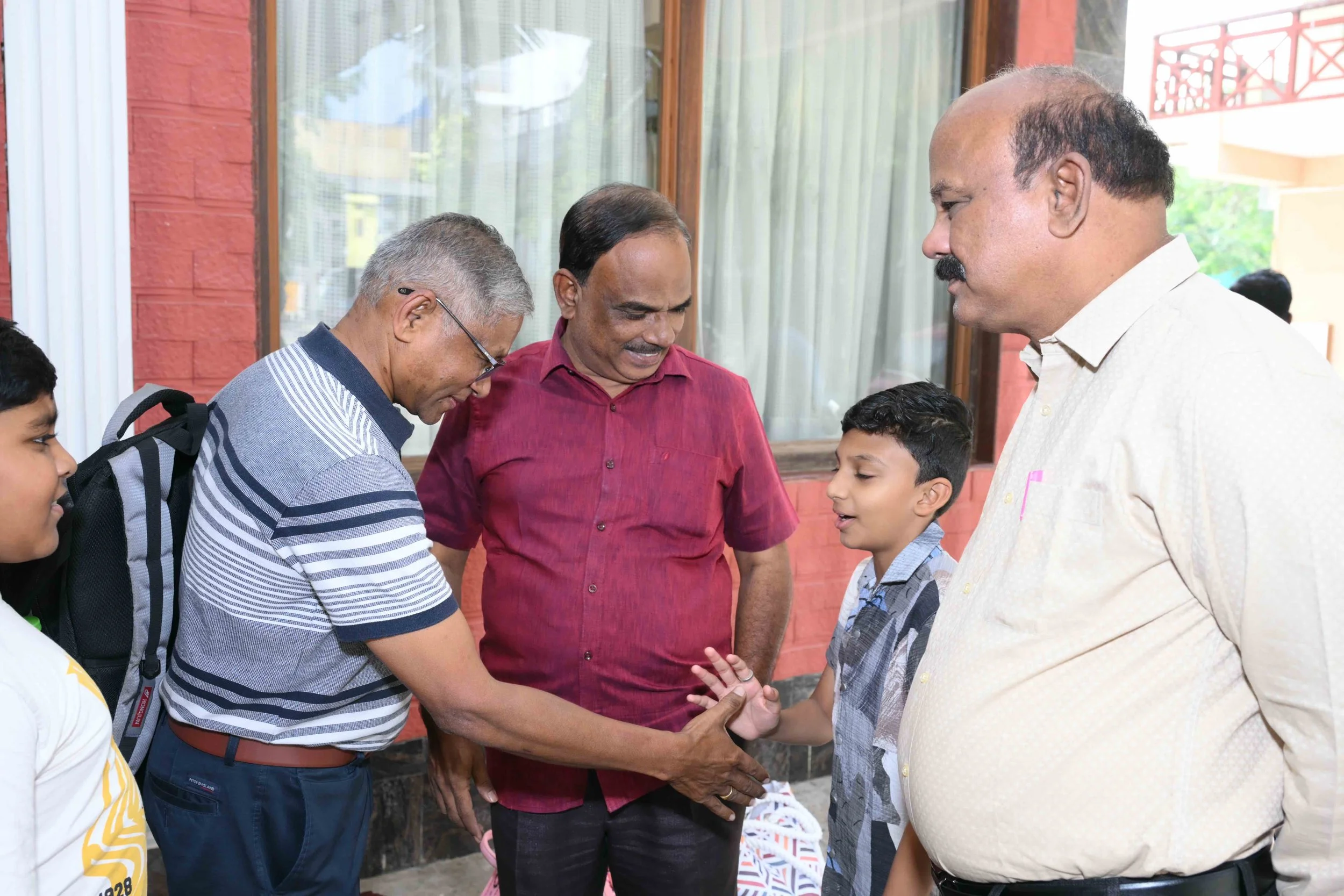 Kalimuthu is fascinated with Tharvish's grandson Muhammed Nafeez.