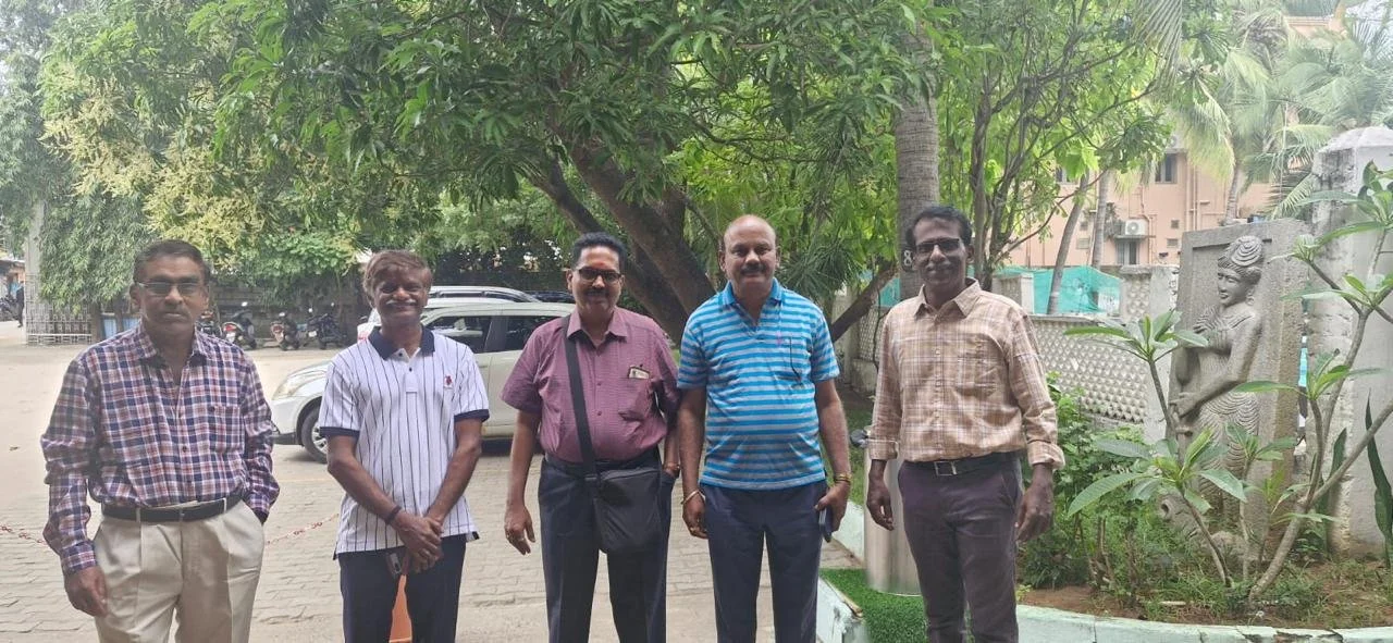 KM, AMV, VPS, VKS and AMK.