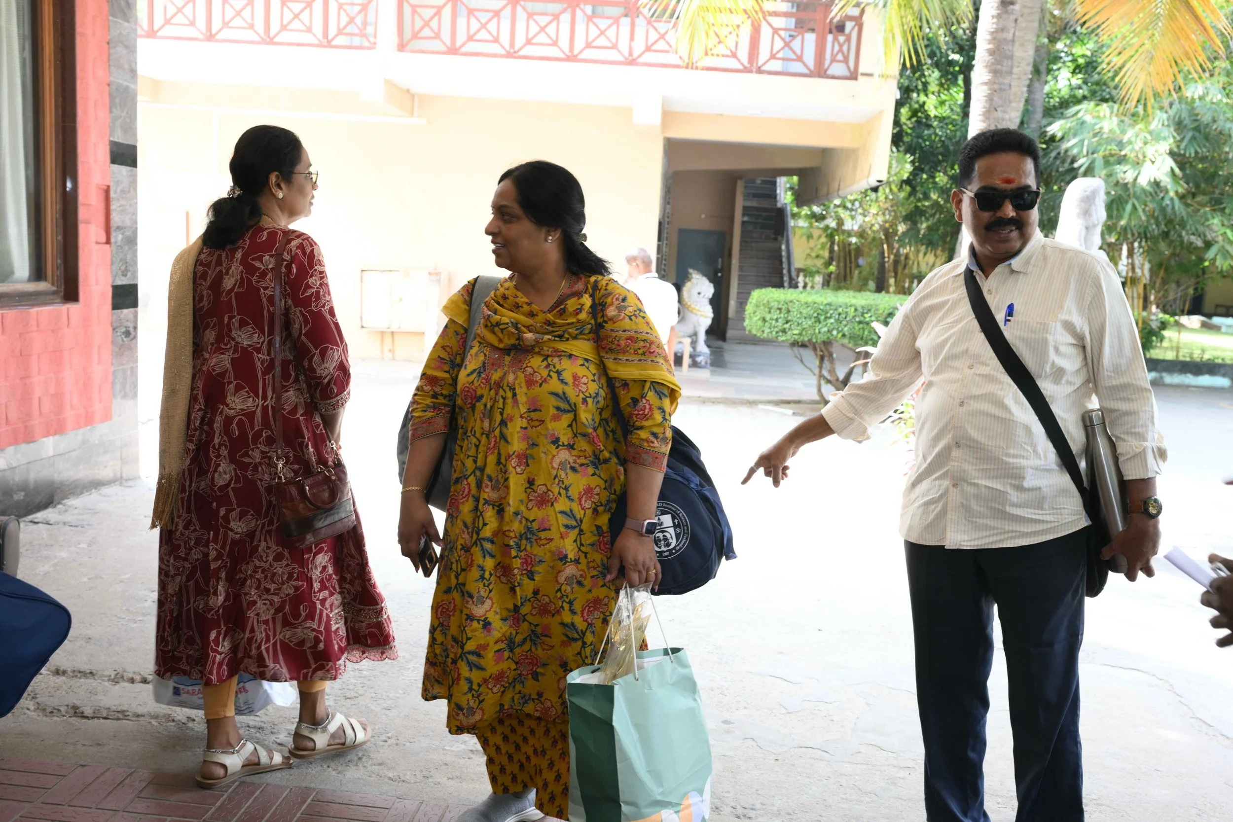 The VIP crew arrives (Sathya and Sujatha).