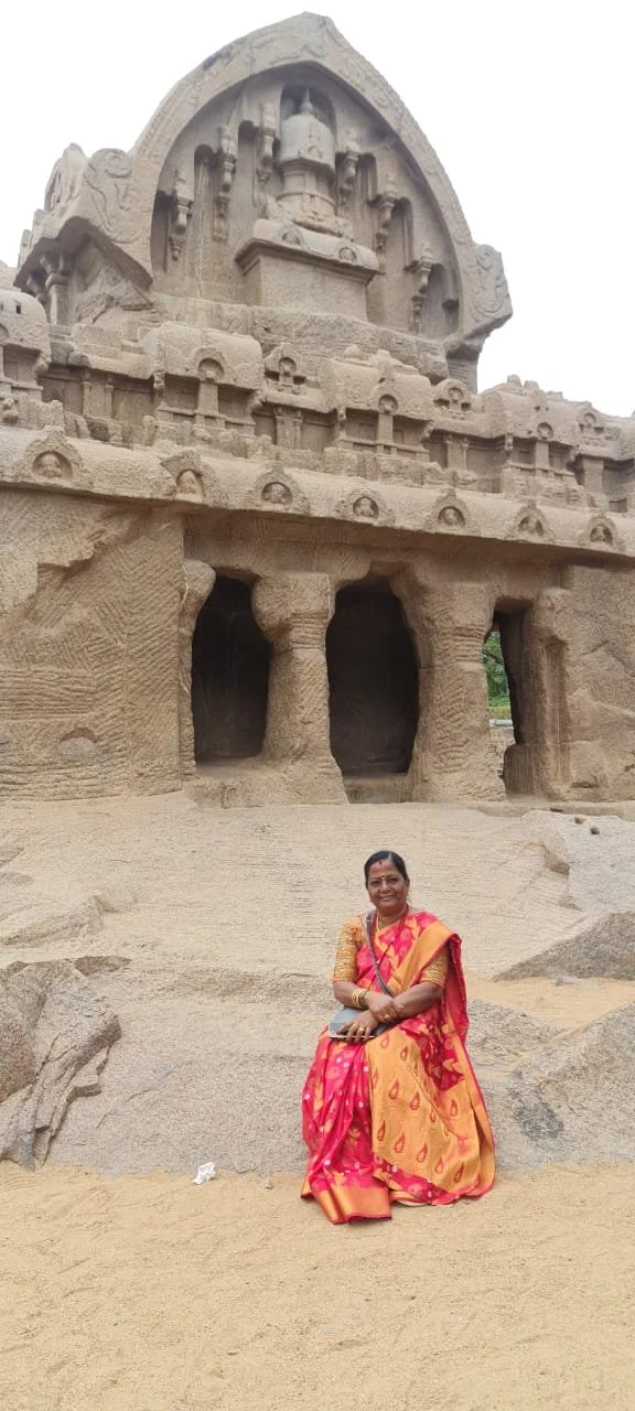 Malarvizhi long shot.