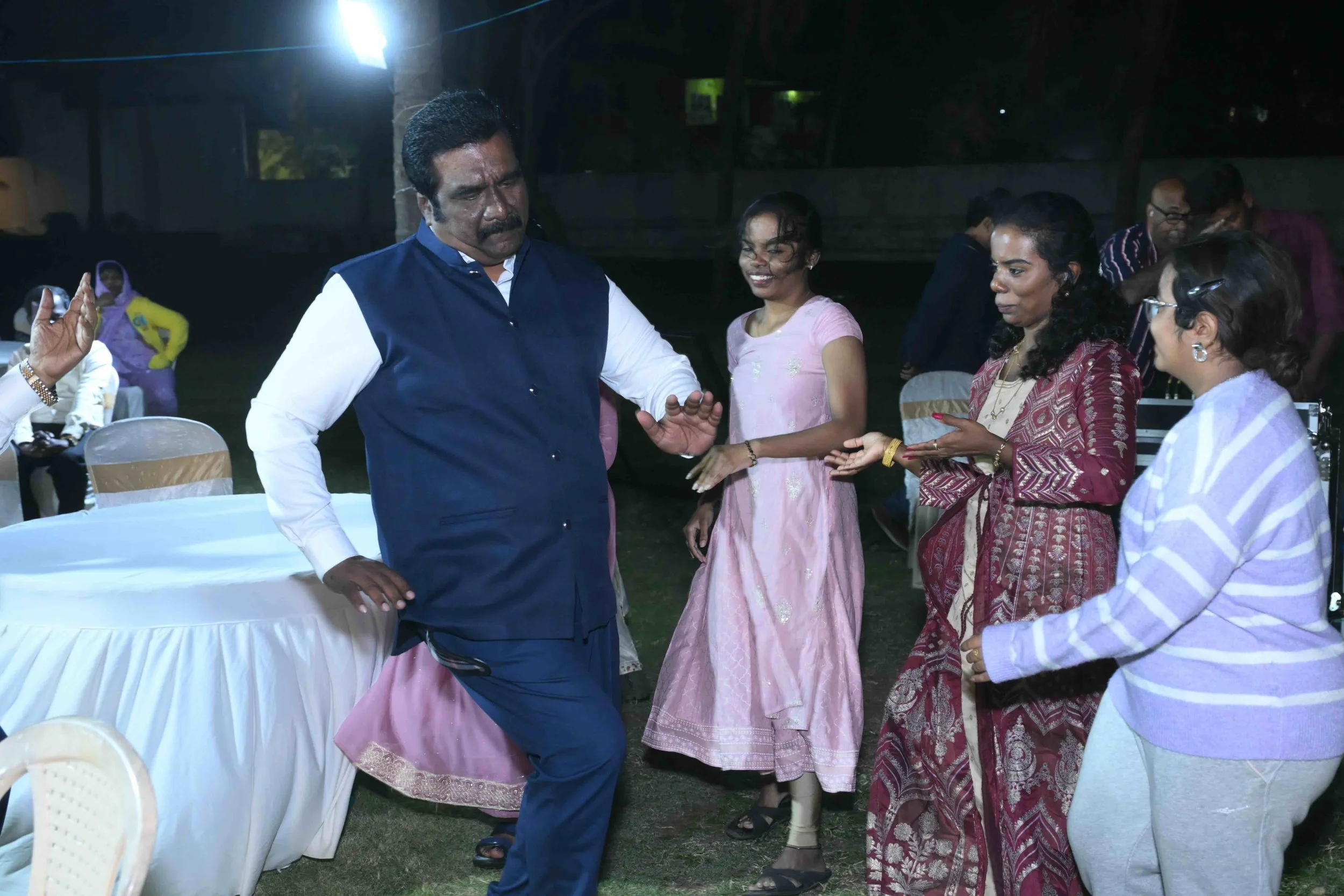 Prakash can shake the legs.