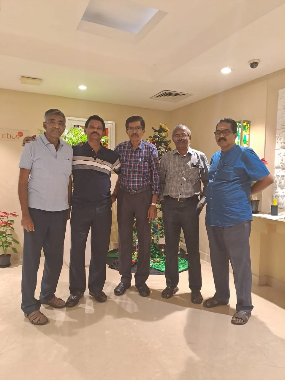 These five friends met in Mahabalipuram on Dec/20/2025 two weeks before the 40th reunion in the same town.