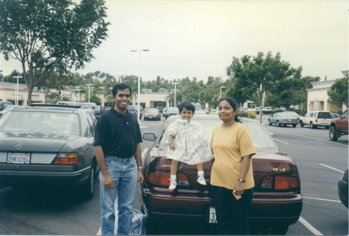 July/1997 - Senthil's simple family: With his daughter Aparna (2 years old) and his wife Geetha