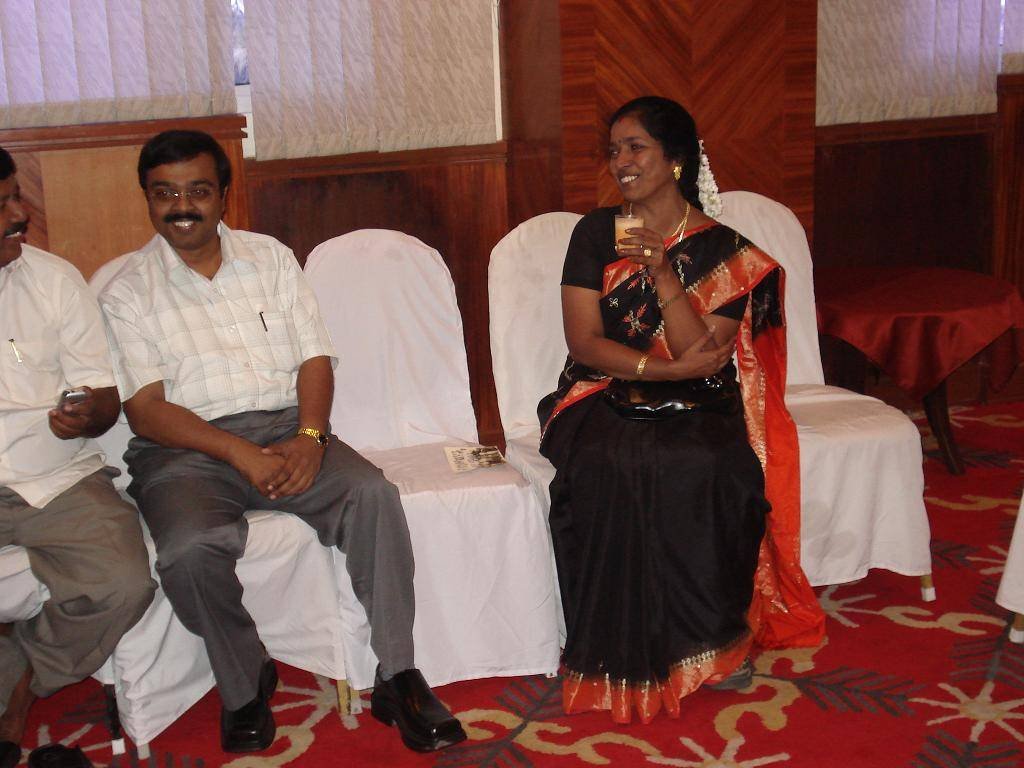 Lekshmanan, Russel and Caroline continuing their left-over technical discussion from 1985.
