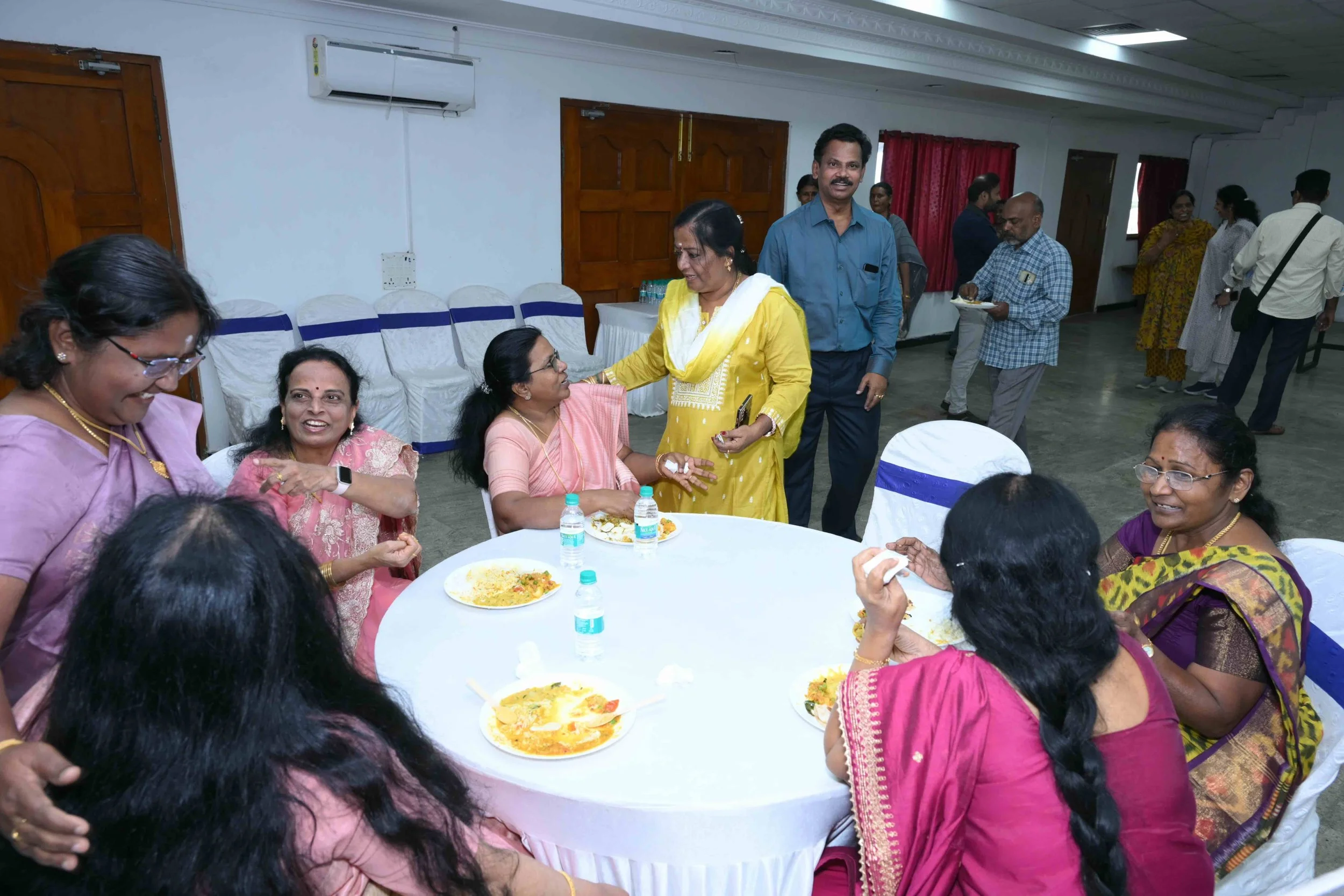 Malarvizhi, Latha, Celine, Shanthi and Sadhana are back at the lunch table after a while.