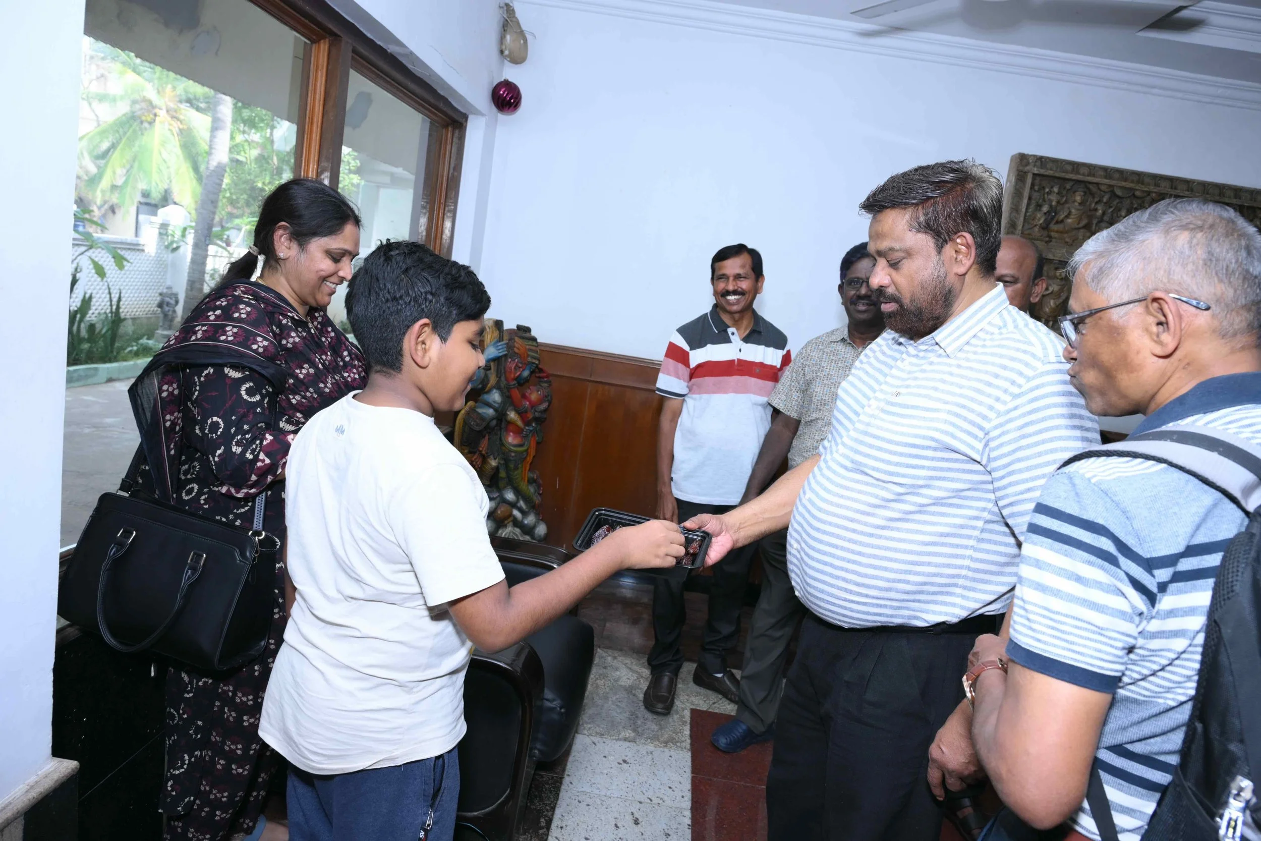 A.J befriends Kalimuthu's third son Dikshaanth.