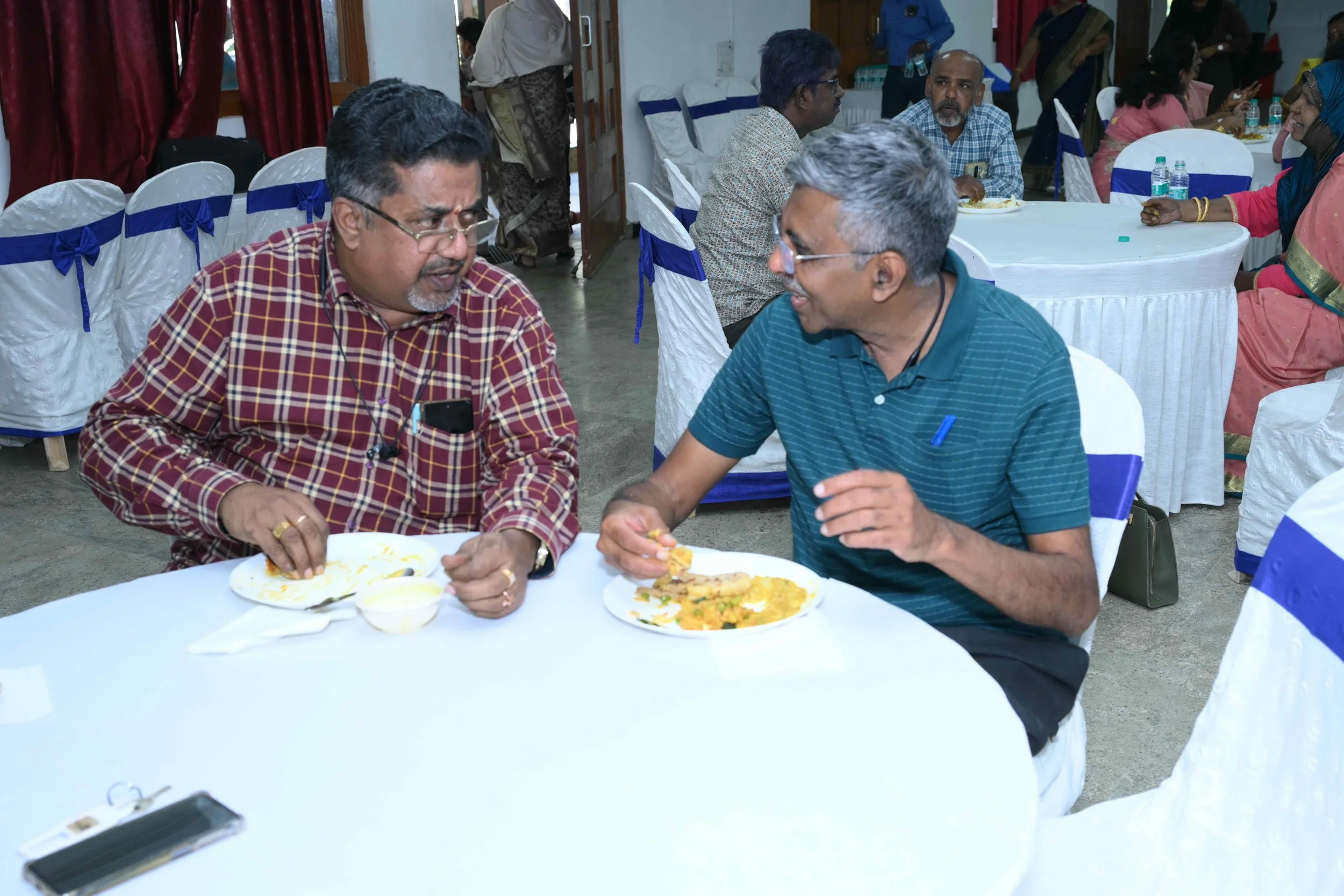 High power lunch between Manicks and APK.