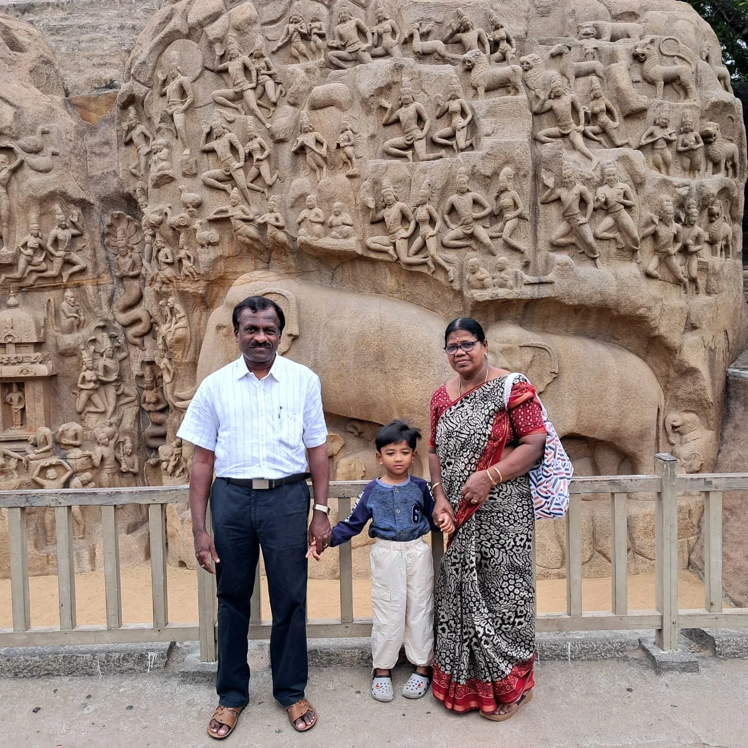 Parthasarathy and family with a nice backdrop.