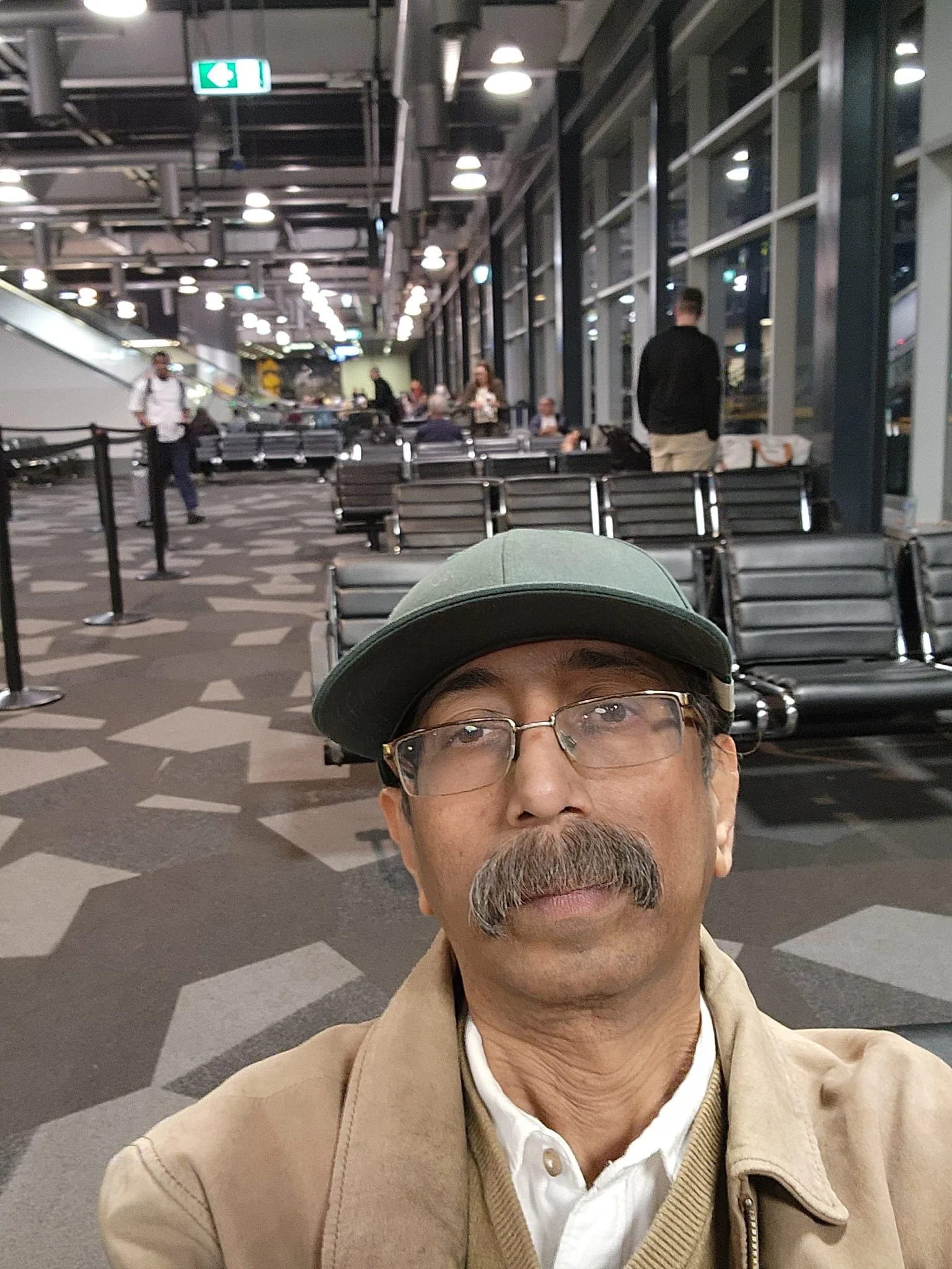 Pal at the Melbourne airport on June/08/2026 leaving for Denver, CO (U.S.A) for a conference.