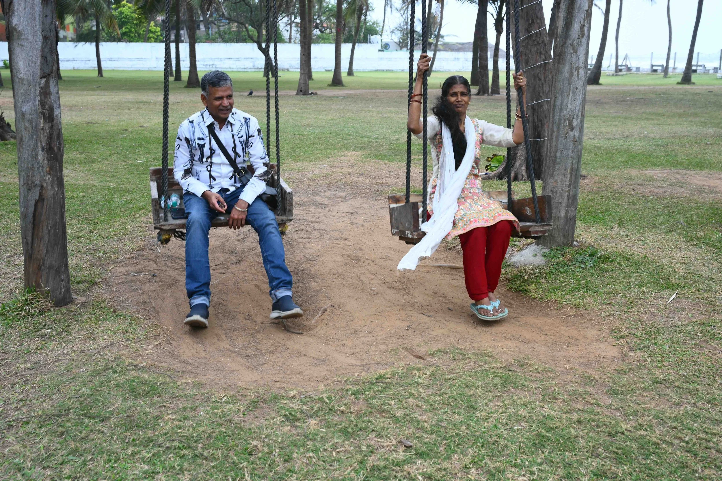 ஆகாயப் பந்தலிலே பொன்னூஞ்சல் ஆடுதம்மா for Murugesan + Bharathi.