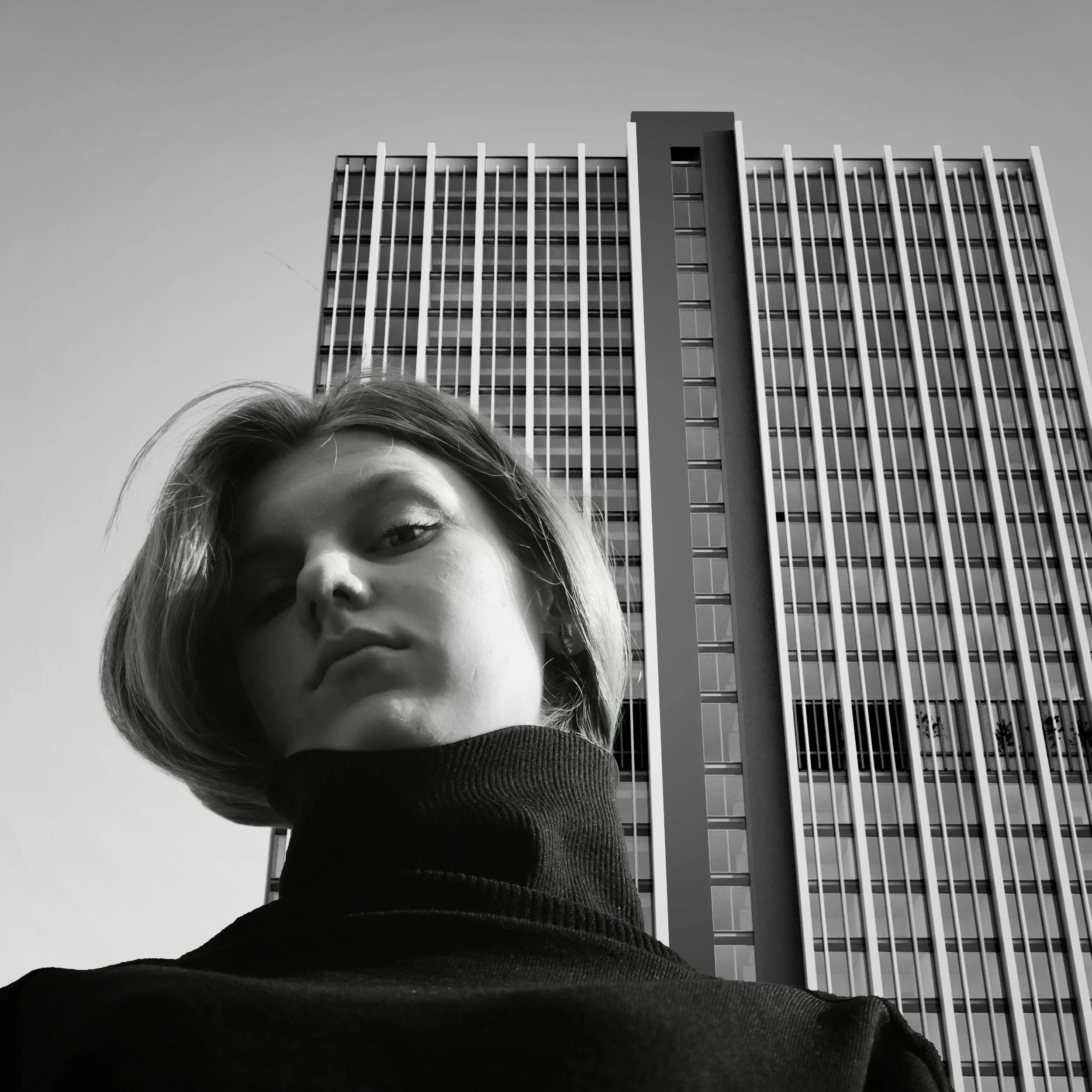 527-Nakheel Tower-Cam07-Russian Girl Selfie.jpg