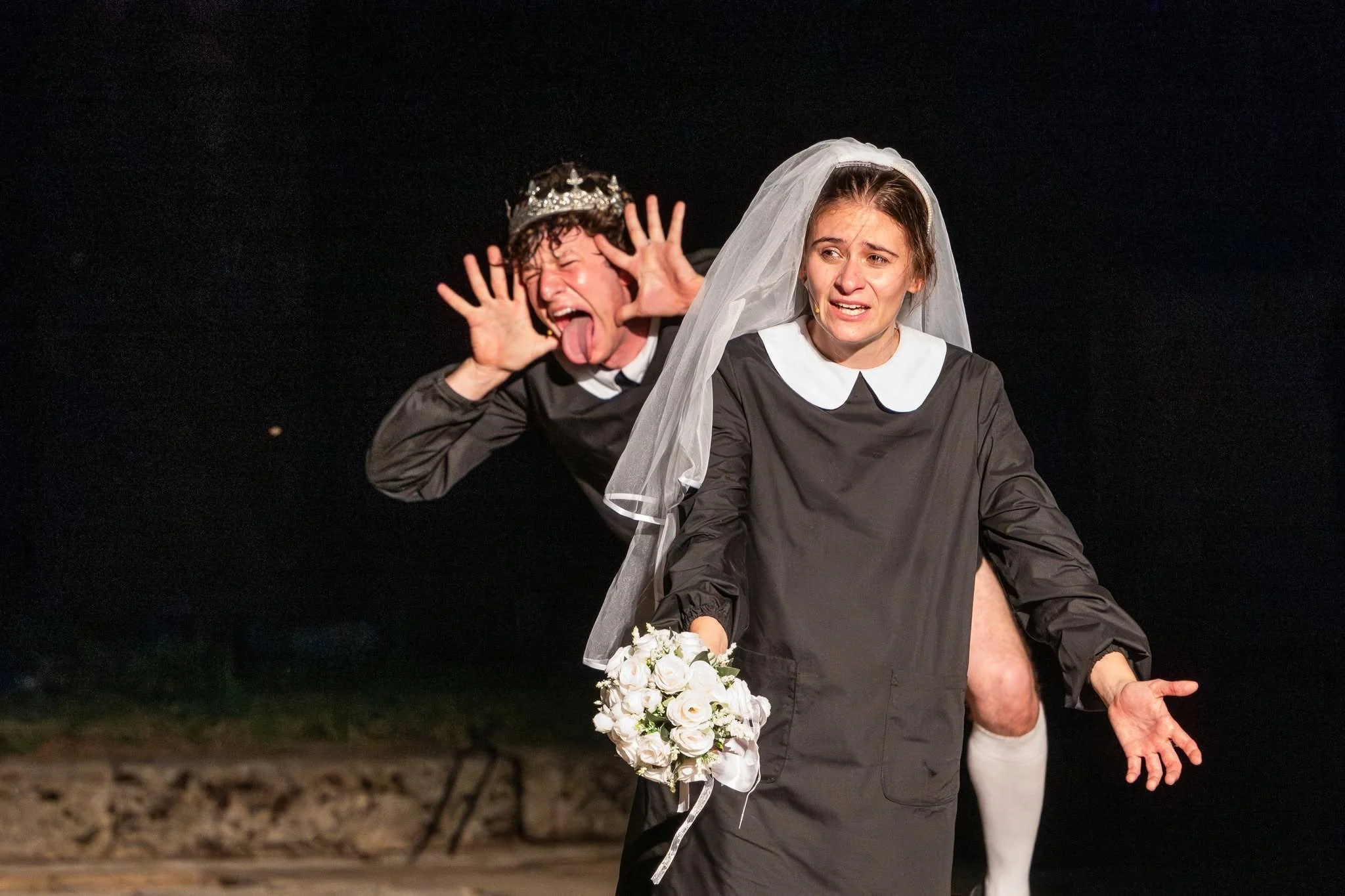 Gabriele Graham Gasco in scena in Medea con Ilaria Campani