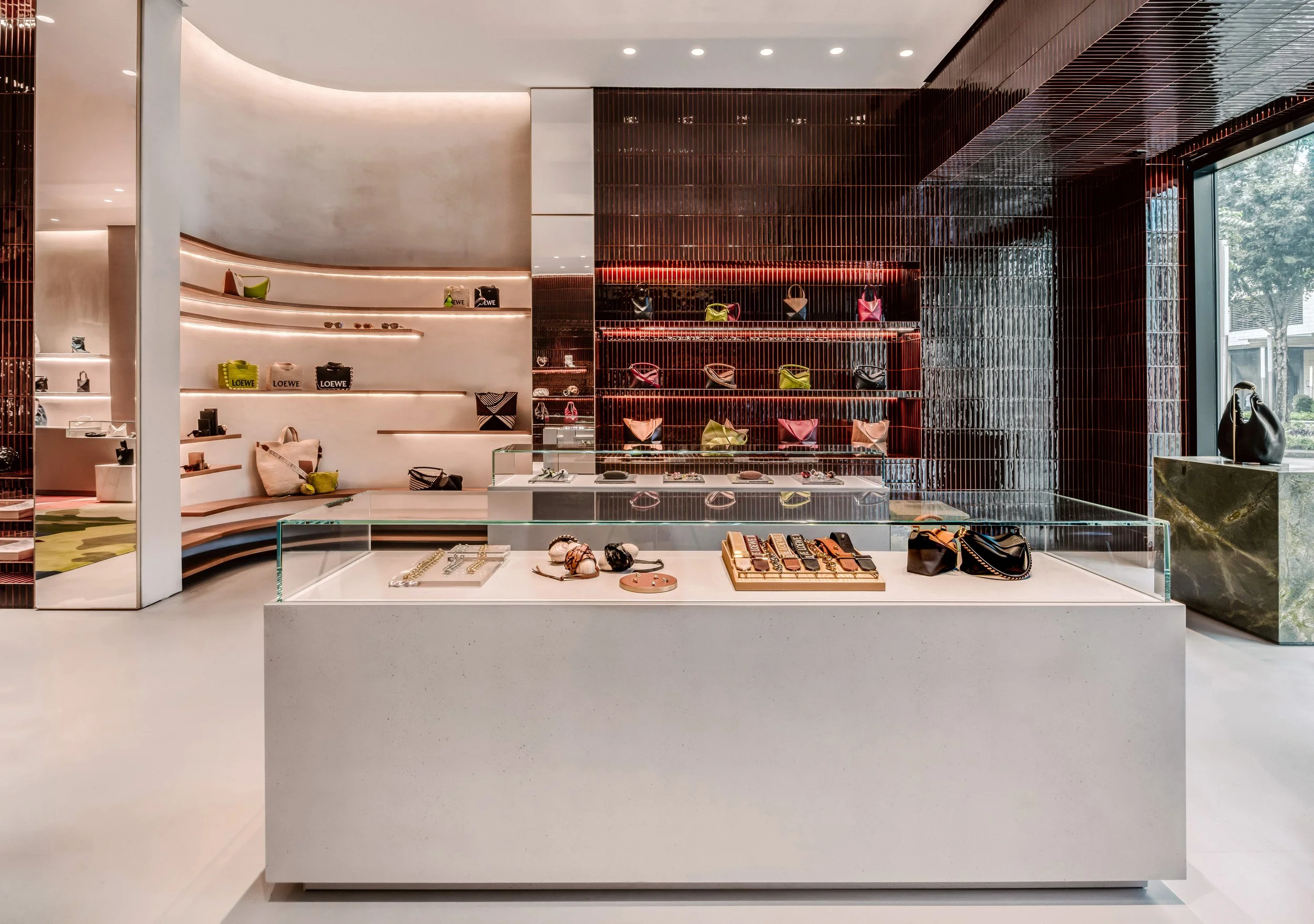  Loewe, River Oaks District 