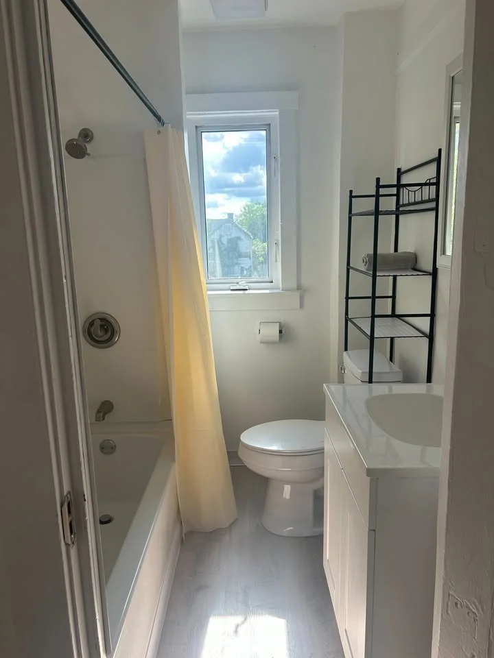Bathroom2.jpg