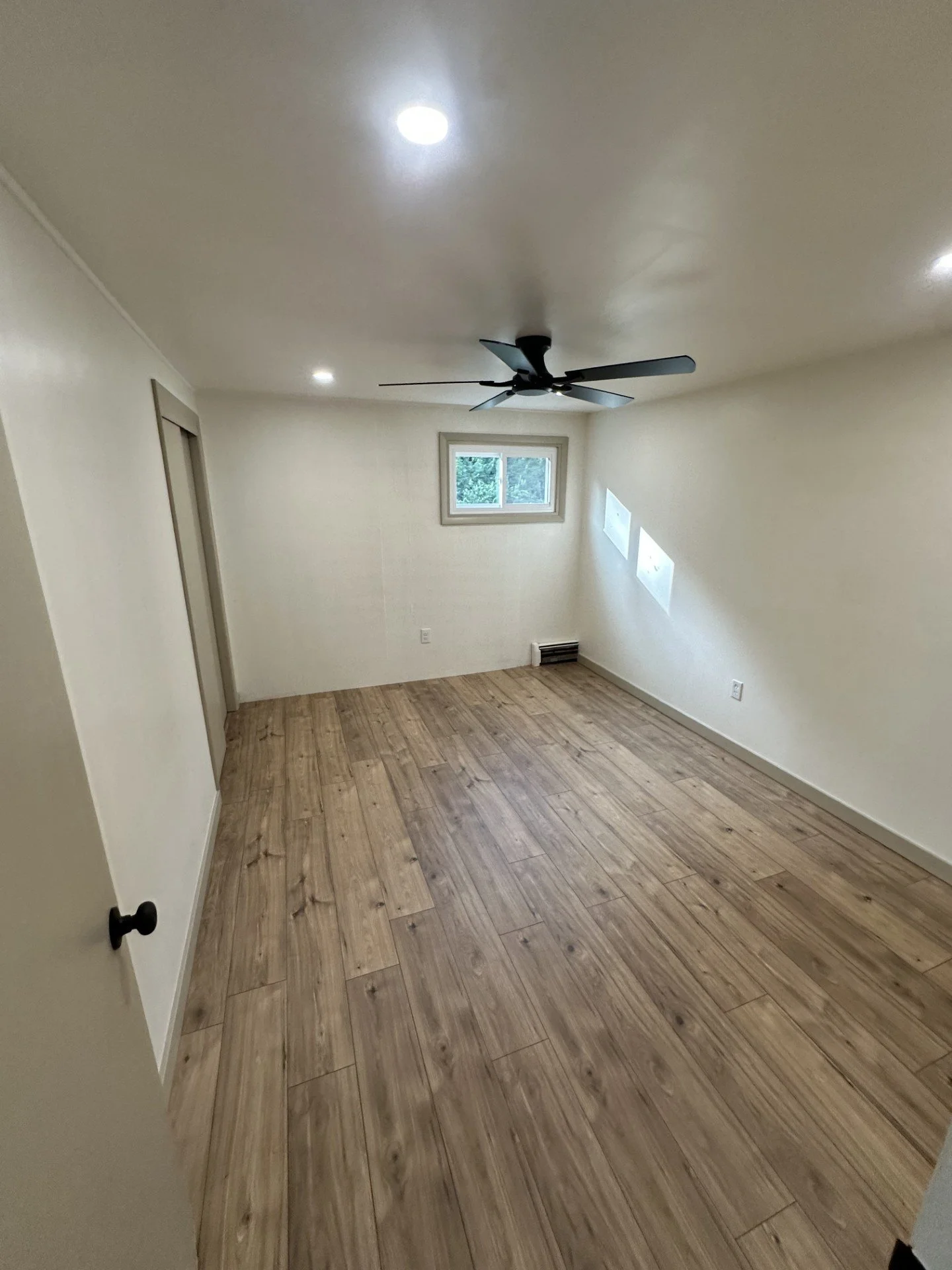 Upstairs Bedroom 3.jpg
