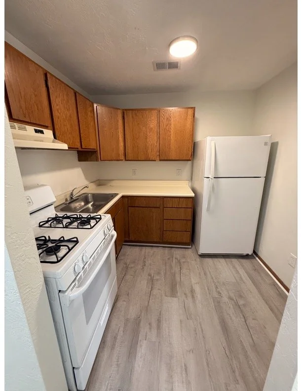 118 Whitaker St. Apt. Homestead, PA. 15120 2-Bedroom (7/30/26)