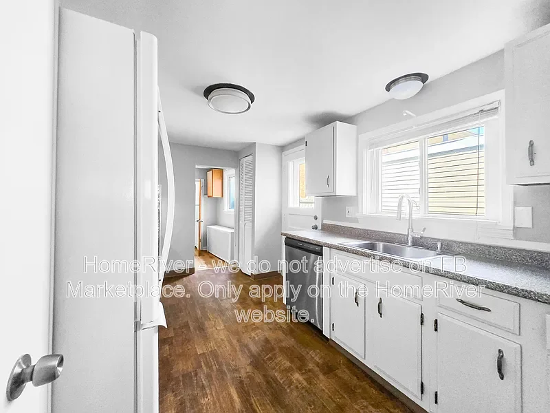 1927 Wrights Way Kitchen.webp