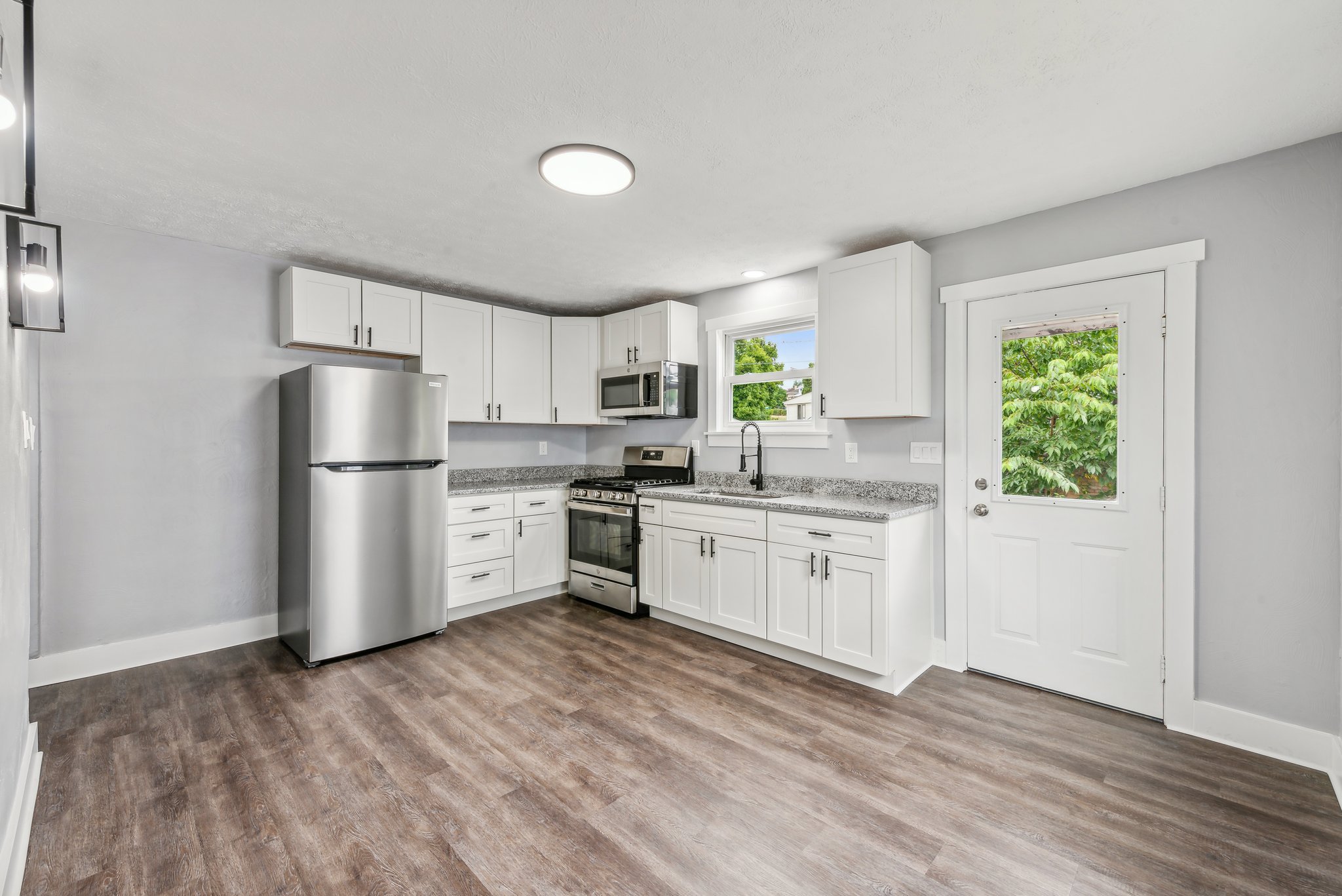 Kitchen _ 553-farnsworth (3).jpg