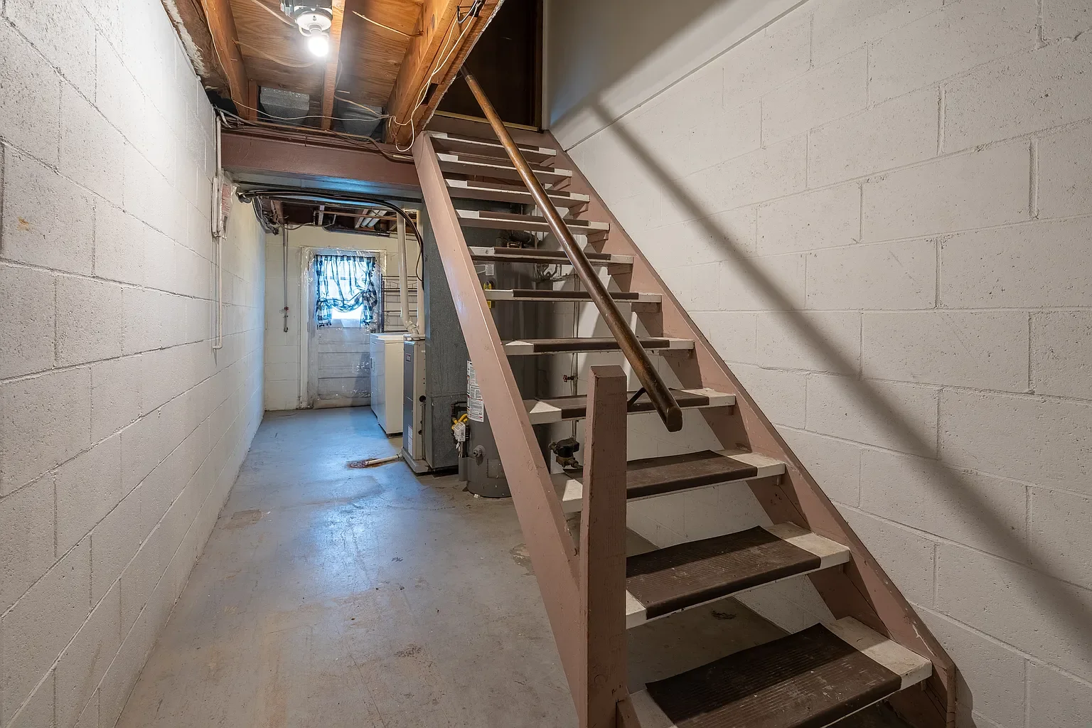 319 Dersam Basement  Laundry2.webp