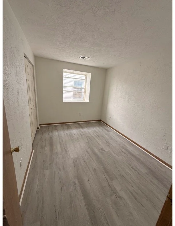 2 1ST BEDROOM.jpg