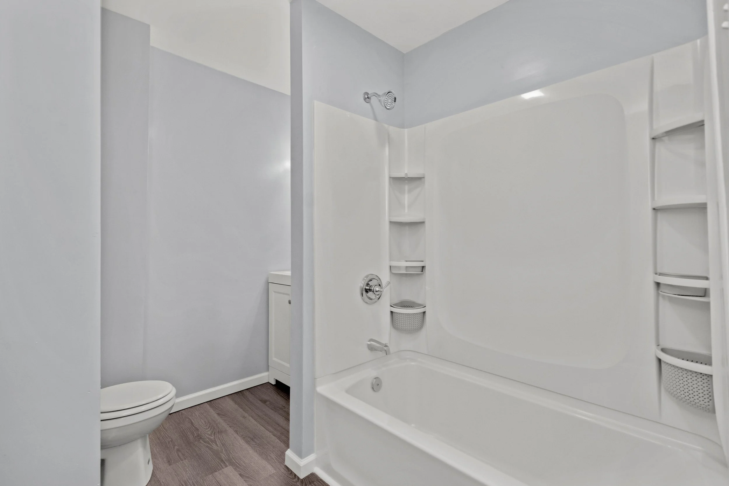 Bathroom_ 904 Hilltop-2 (1).jpg